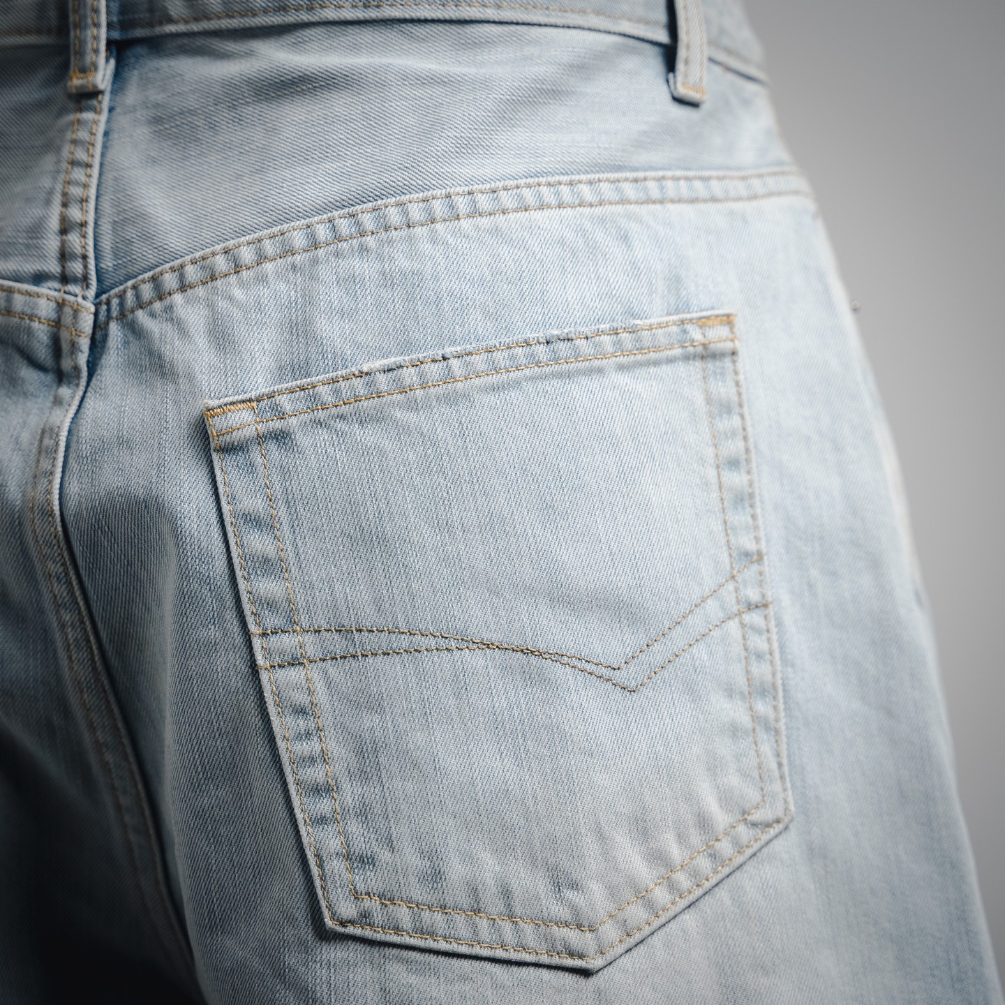 Balenciaga/巴黎世家25ss牛仔重工漂白水洗牛仔短裤