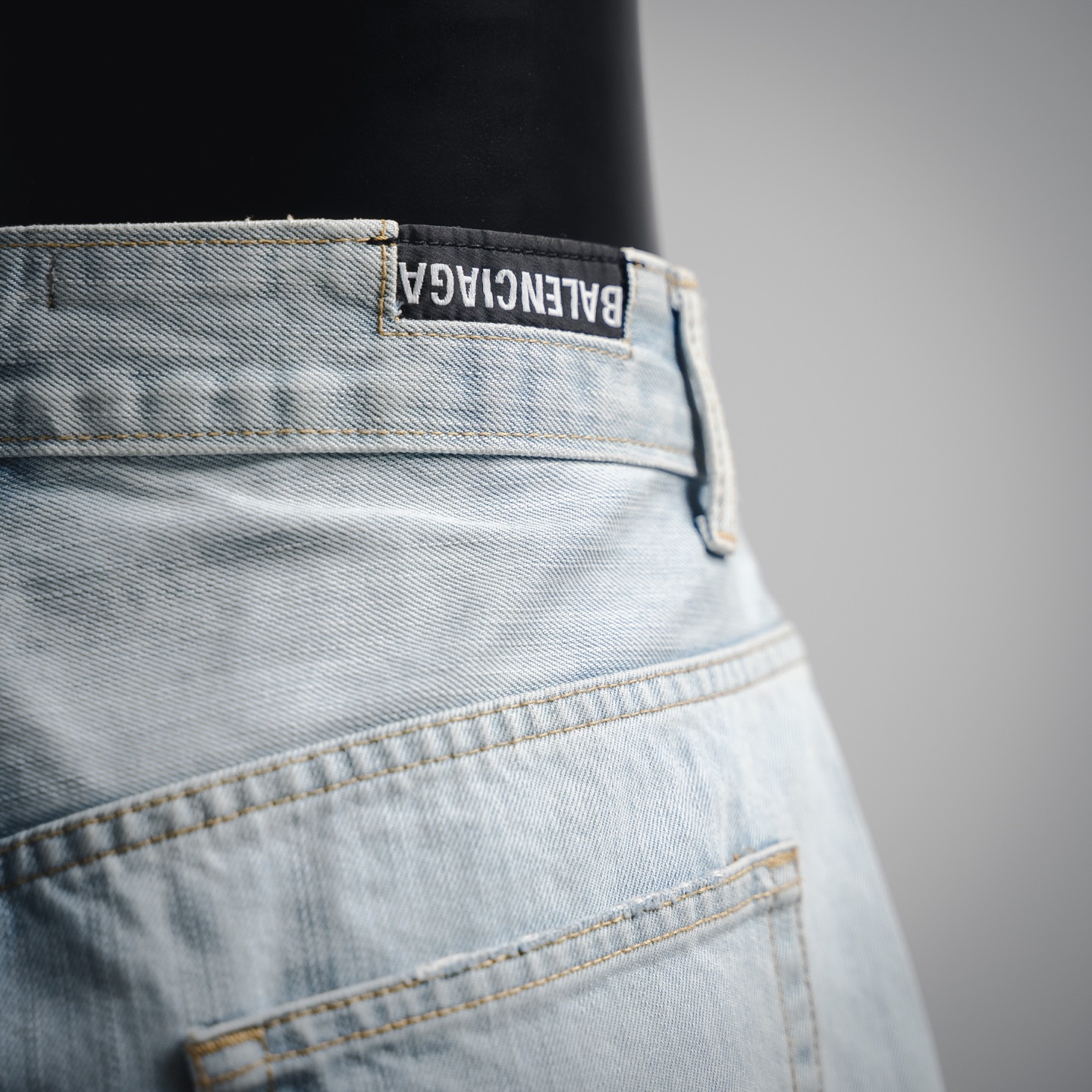 Balenciaga/巴黎世家25ss牛仔重工漂白水洗牛仔短裤