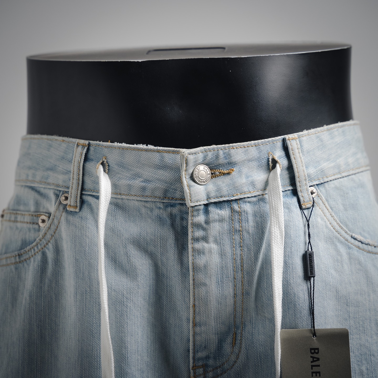 Balenciaga/巴黎世家25ss牛仔重工漂白水洗牛仔短裤