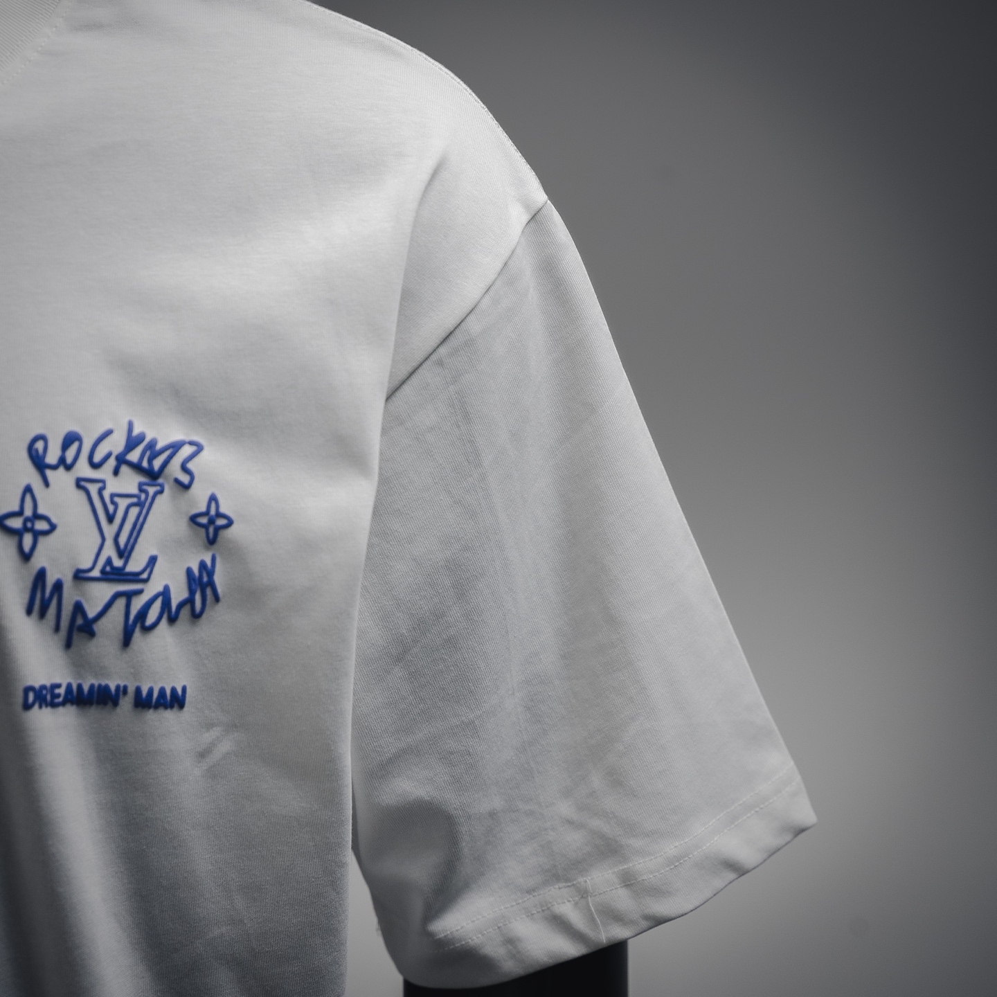 LOUIS VUITTON/路易威登LV 梦想标语短袖T恤-Chinese UA Cheap High Quatity Brand Clothes Bags handbags Sneakers wholesale wholesaler seller from China Factory suppliers Fashion Clothing Shoes best Quality Beautiful Price LOUIS VUITTON/路易威登LV 梦想标语短袖T恤