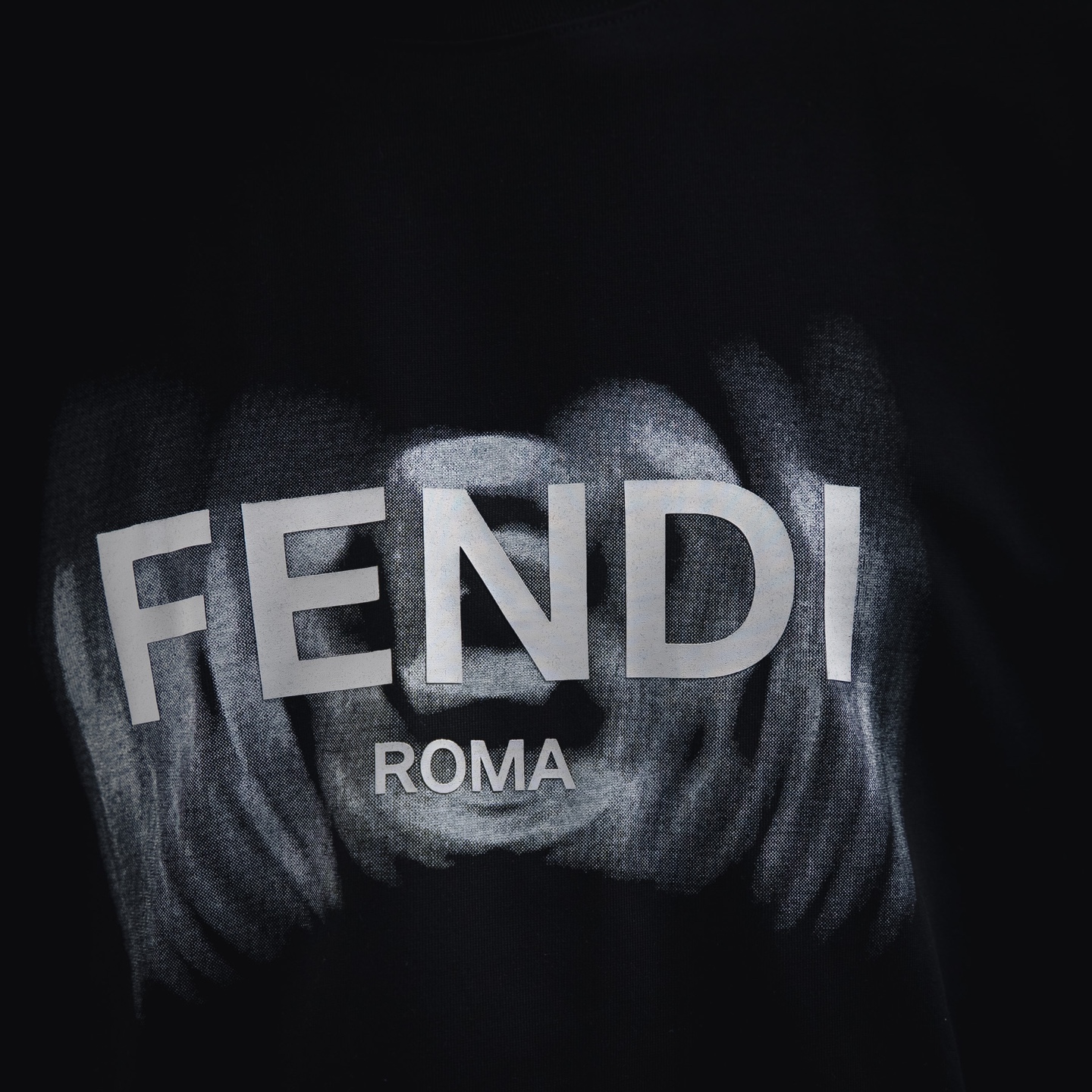 Fendi/芬迪25ss渲染字母logo短袖T恤