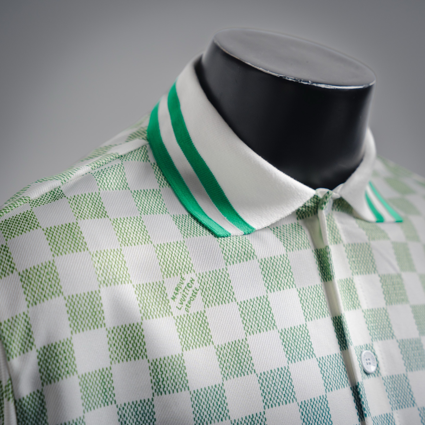 Louis Vuitton/路易威登 25ss桑蚕丝渐变翻领衬衫