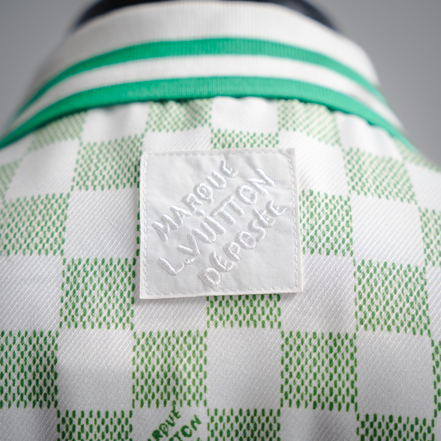 Louis Vuitton/路易威登 25ss桑蚕丝渐变翻领衬衫