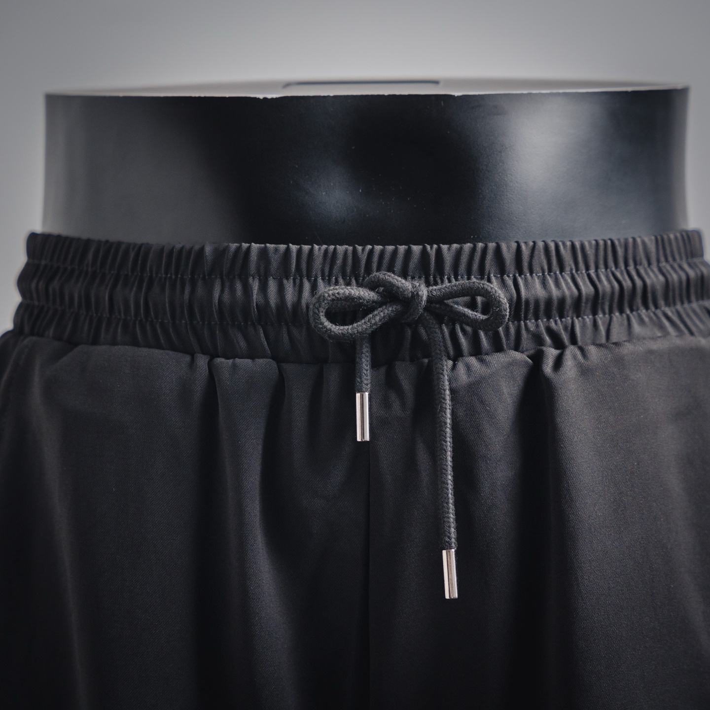 PRADA/普拉达25ss 经典口袋金属短裤