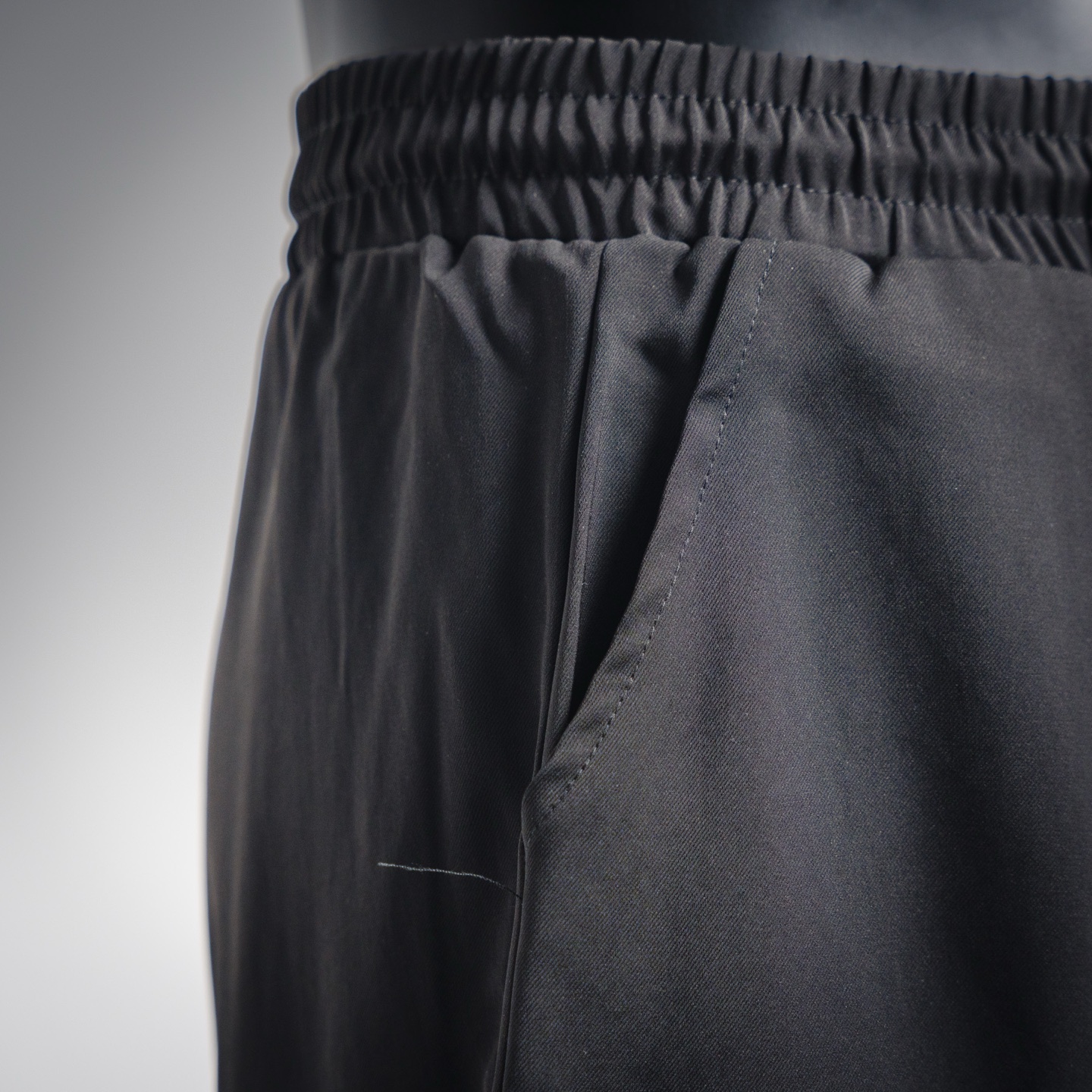 PRADA/普拉达25ss 经典口袋金属短裤