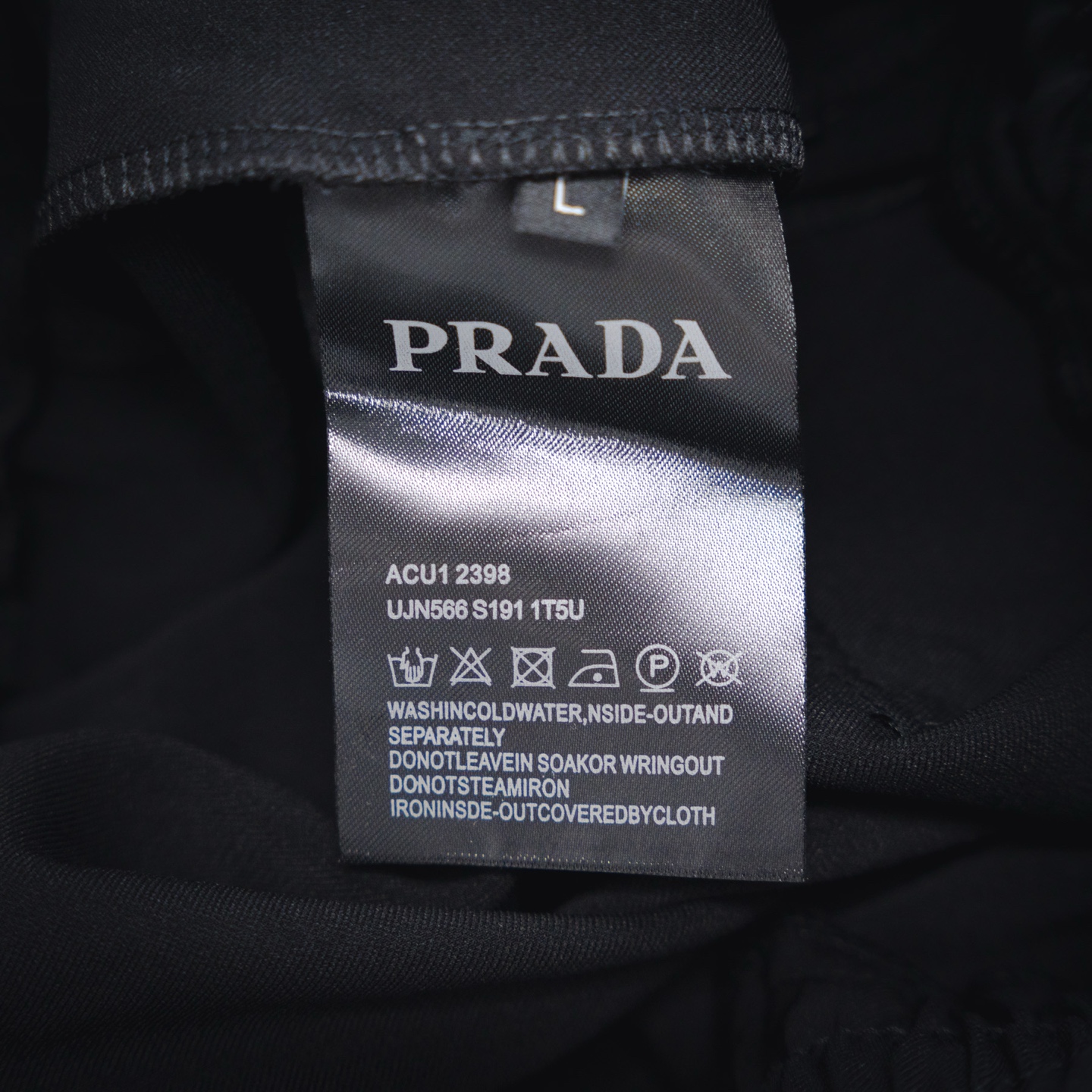 PRADA/普拉达25ss 经典口袋金属短裤