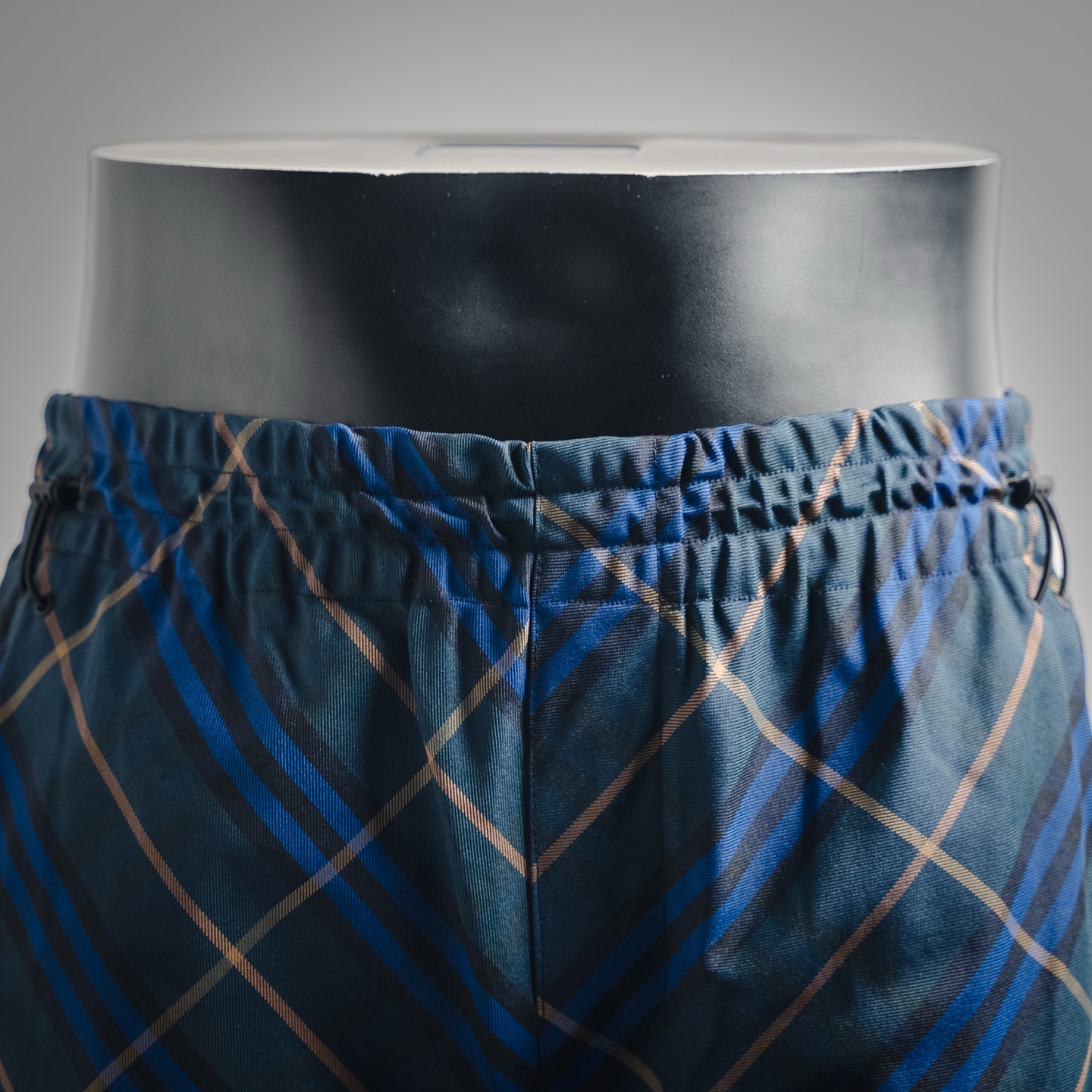 对位版本) Burberry巴宝莉BBR 25ss菱形格纹战马短裤-Chinese UA Cheap High Quatity Brand Clothes Bags handbags Sneakers wholesale wholesaler seller from China Factory suppliers Fashion Clothing Shoes best Quality Beautiful Price 对位版本) Burberry巴宝莉BBR 25ss菱形格纹战马短裤