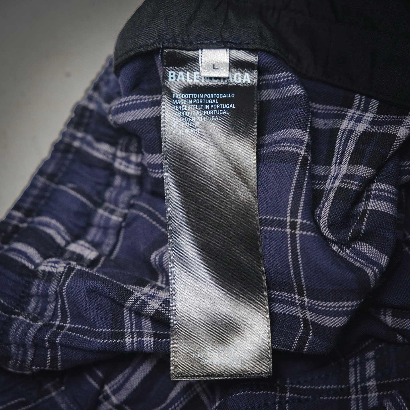 Balenciaga巴黎世家 25ss新款格纹法兰绒长裤-Chinese UA Cheap High Quatity Brand Clothes Bags handbags Sneakers wholesale wholesaler seller from China Factory suppliers Fashion Clothing Shoes best Quality Beautiful Price Balenciaga巴黎世家 25ss新款格纹法兰绒长裤