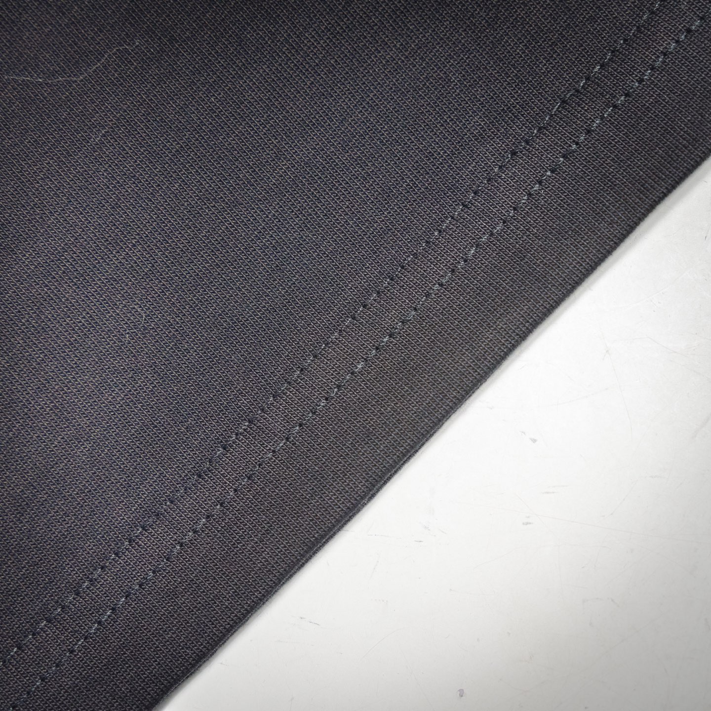 Louis Vuitton /路易威登 25ss领口logo链条标识胶印圆领短袖T恤 黑色 白色