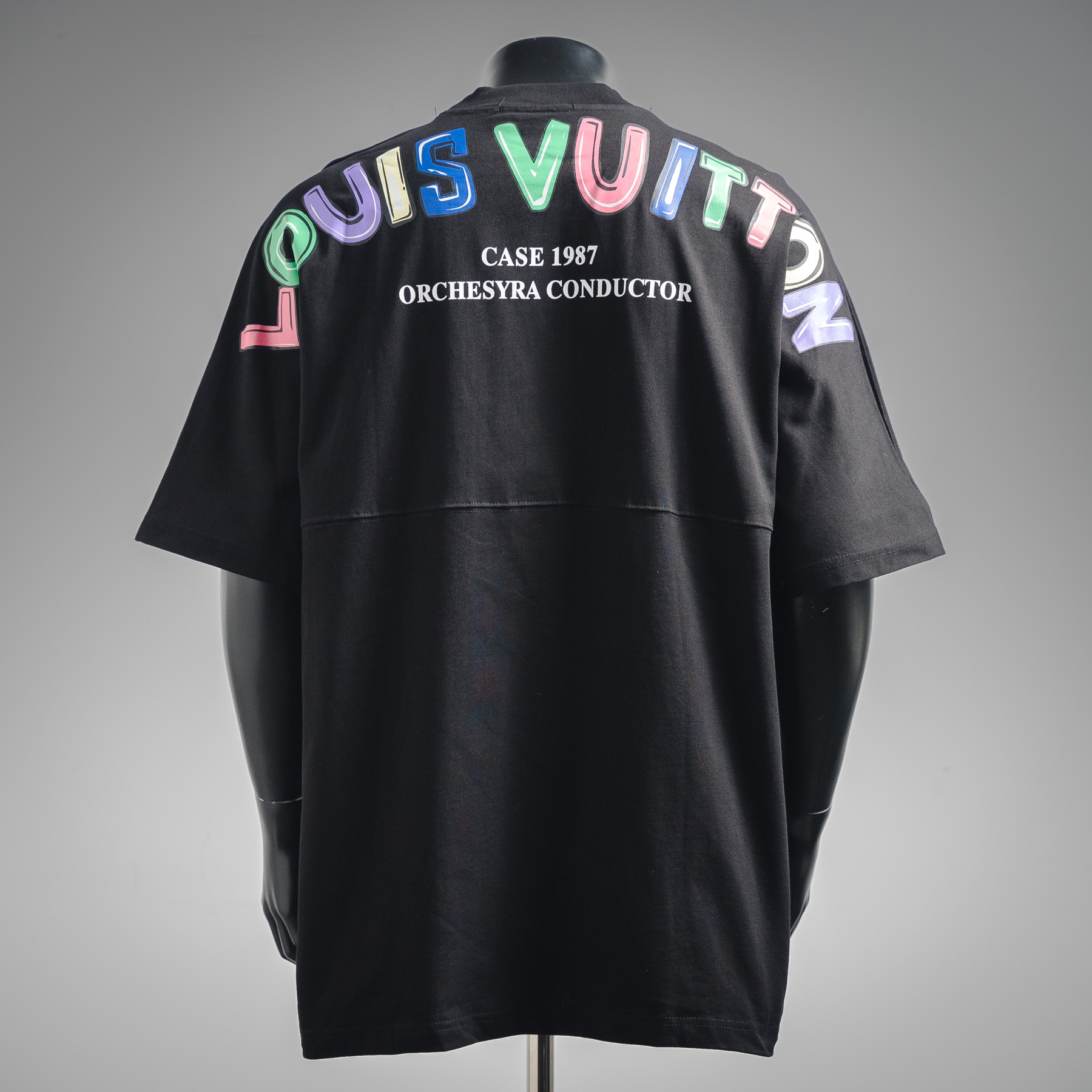 Louisviutton/路易威登 LV 25ss后背彩色字母logo印花短袖T恤 黑色/白色