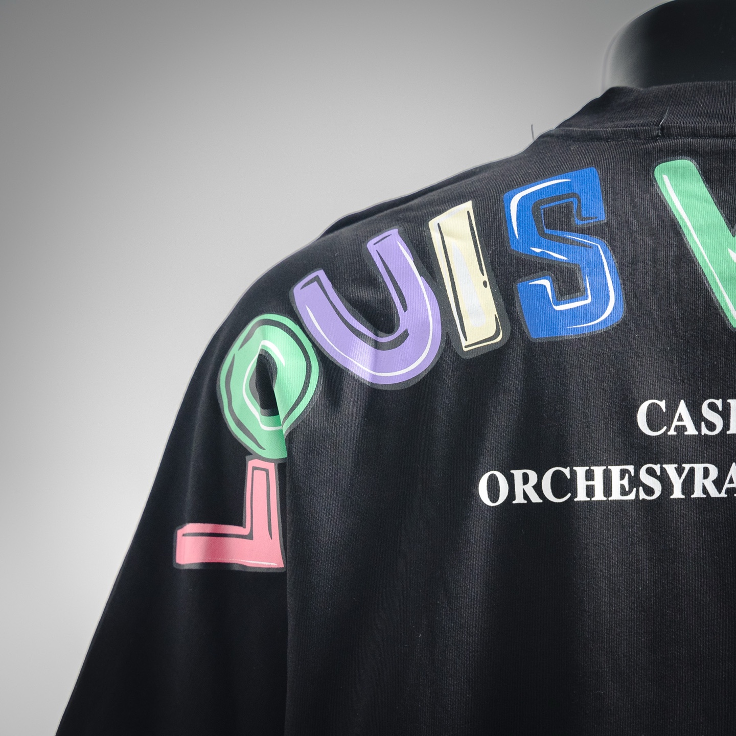 Louisviutton/路易威登 LV 25ss后背彩色字母logo印花短袖T恤 黑色/白色