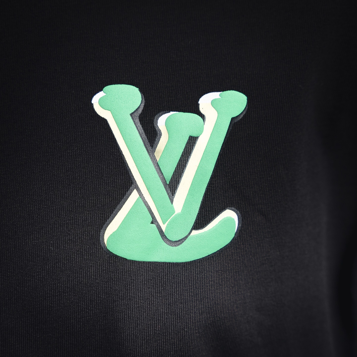 Louisviutton/路易威登 LV 25ss后背彩色字母logo印花短袖T恤 黑色/白色