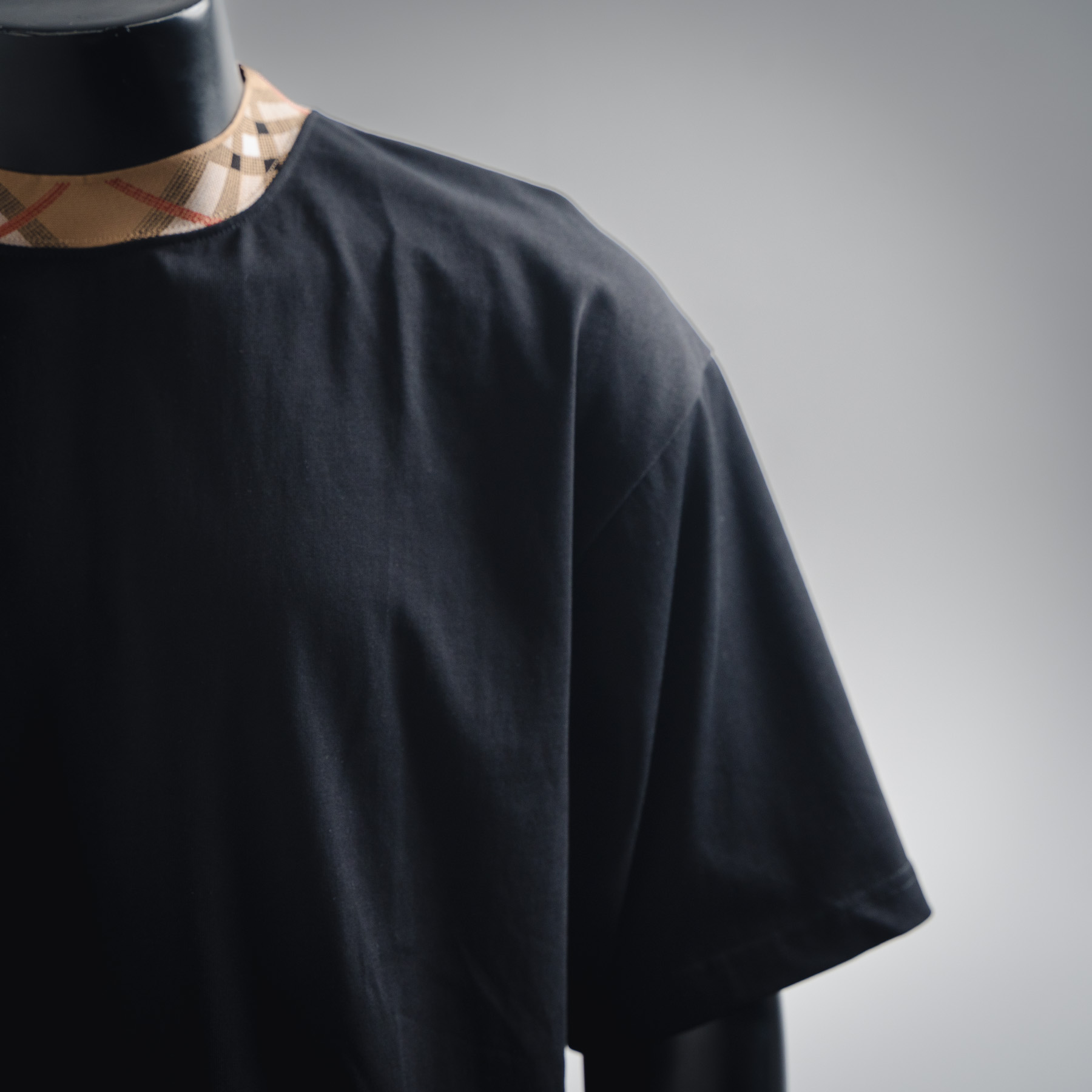 Burberry/巴宝莉 25ss 格纹领拼接短袖 BURBERRY新款圆领 T恤衫