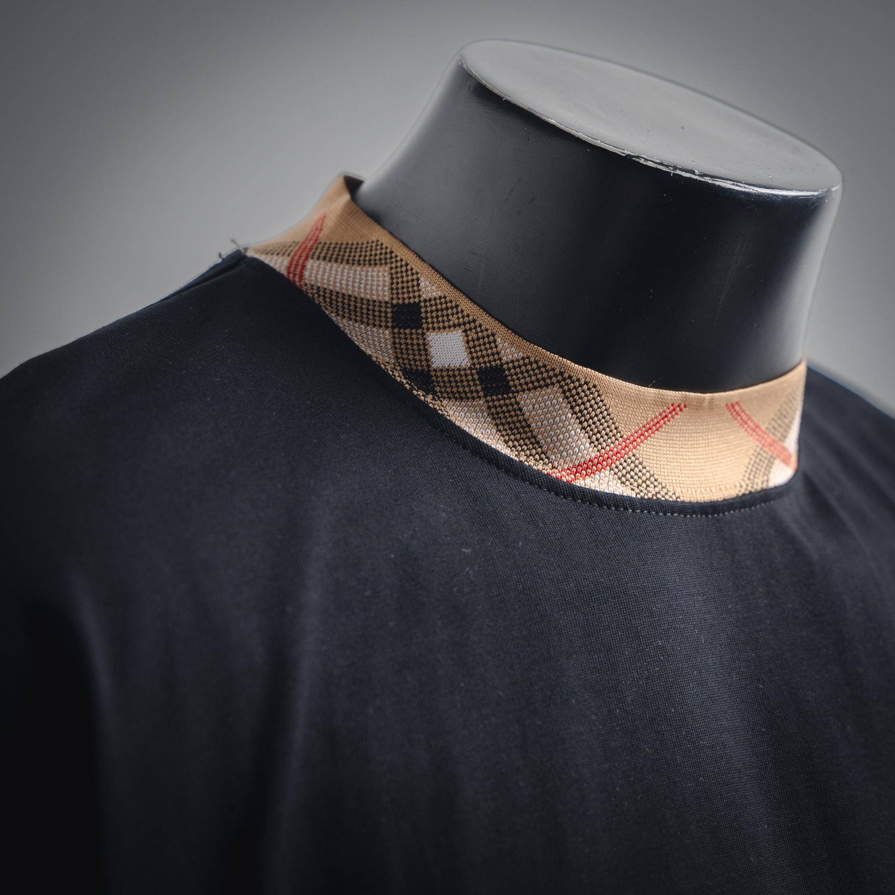 Burberry/巴宝莉 25ss 格纹领拼接短袖 BURBERRY新款圆领 T恤衫