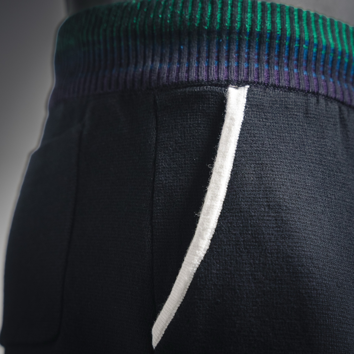 Louis Vuitton/路易威登 25ss 学院风格针织短裤