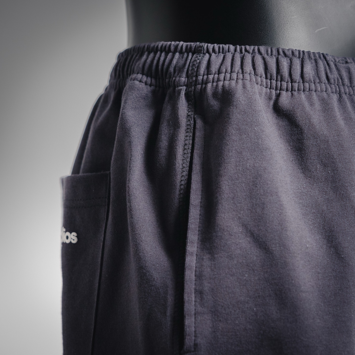 Acne Studion 25ss后背口袋字母logo 短裤 风格字母印花小LOGO短裤