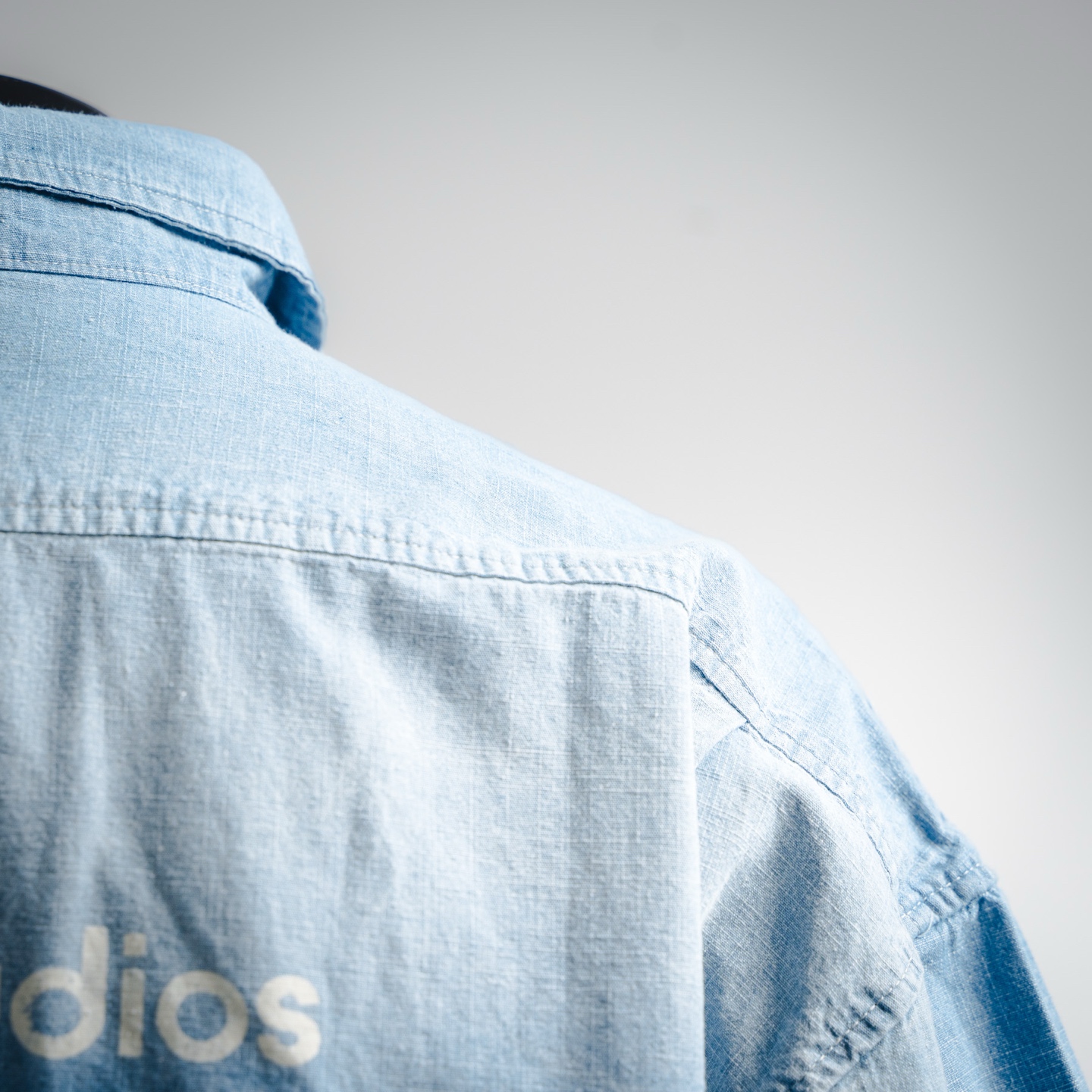 Acne Studios 25ss AC做旧字母LOGO牛仔短袖衬衫 洗水蓝 洗水褪色