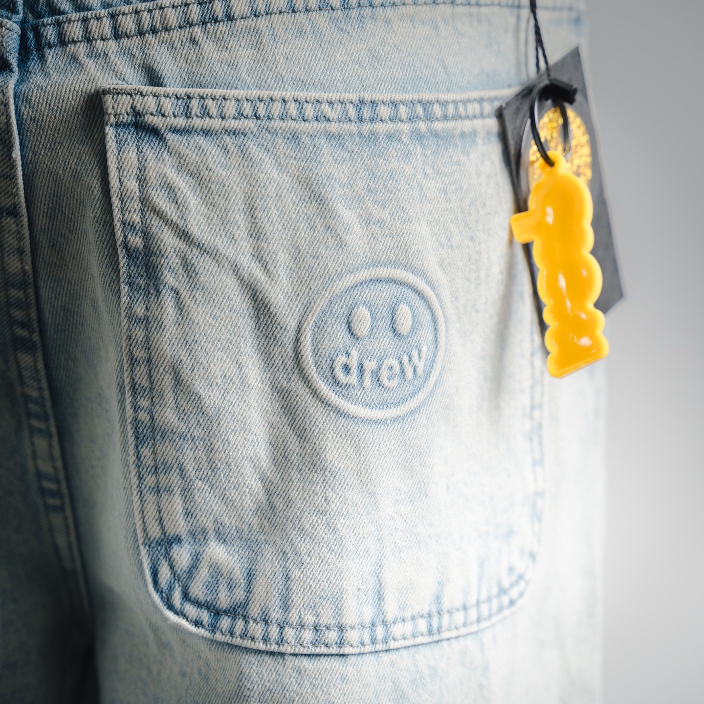 Drew House 笑脸阔腿破坏宽松直筒牛仔长裤牛仔裤-Chinese UA Cheap High Quatity Brand Clothes Bags handbags Sneakers wholesale wholesaler seller from China Factory suppliers Fashion Clothing Shoes best Quality Beautiful Price Drew House 笑脸阔腿破坏宽松直筒牛仔长裤牛仔裤