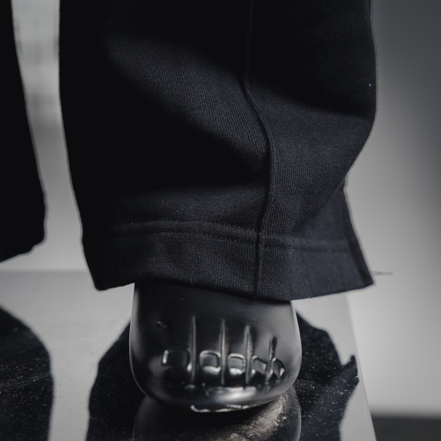 Represent 25ss做旧水洗刺绣logo直筒抽绳长卫裤-Chinese UA Cheap High Quatity Brand Clothes Bags handbags Sneakers wholesale wholesaler seller from China Factory suppliers Fashion Clothing Shoes best Quality Beautiful Price Represent 25ss做旧水洗刺绣logo直筒抽绳长卫裤