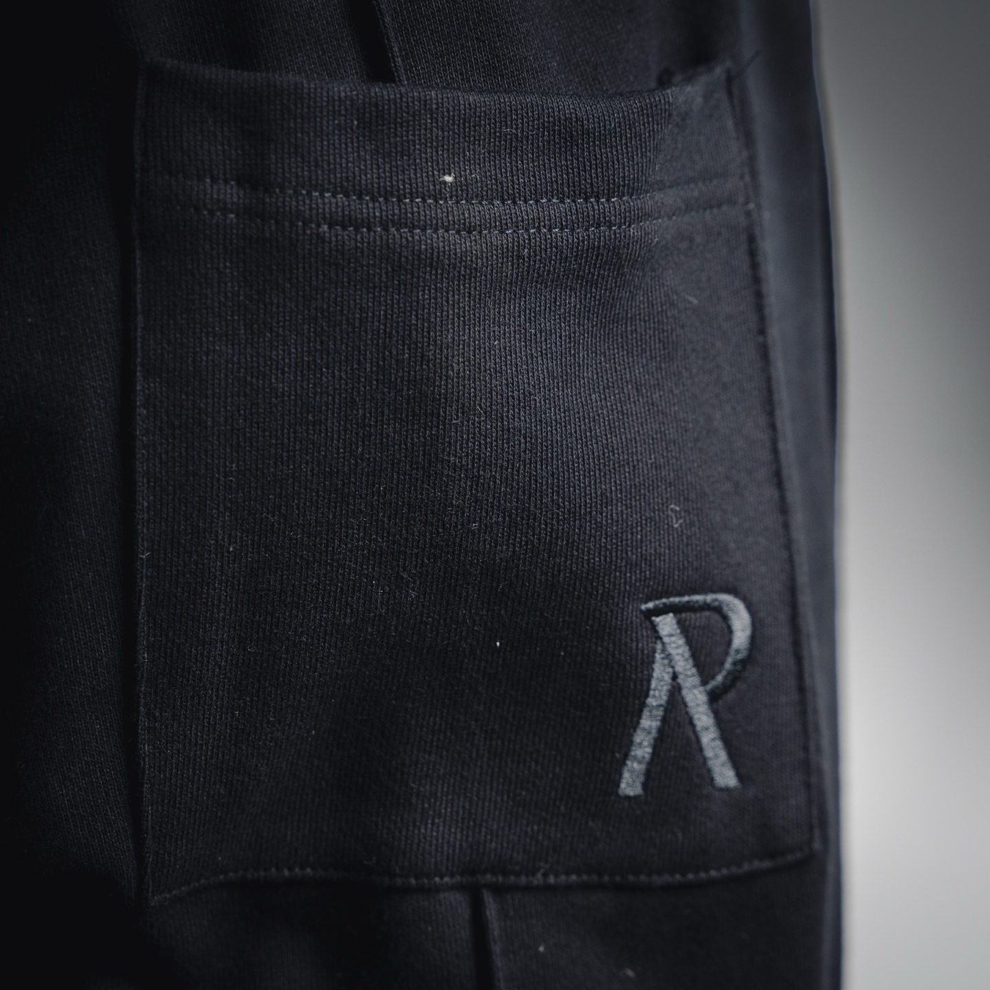 Represent 25ss做旧水洗刺绣logo直筒抽绳长卫裤-Chinese UA Cheap High Quatity Brand Clothes Bags handbags Sneakers wholesale wholesaler seller from China Factory suppliers Fashion Clothing Shoes best Quality Beautiful Price Represent 25ss做旧水洗刺绣logo直筒抽绳长卫裤