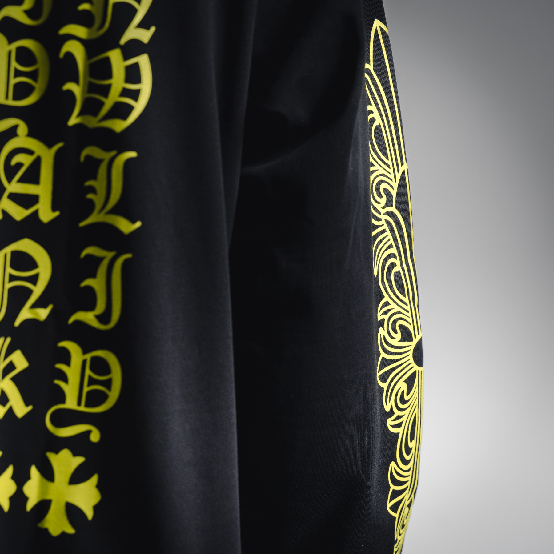 Come hearts/克罗心CH 25ss梵文柠檬绿圆领长袖黑色/白色-Chinese UA Cheap High Quatity Brand Clothes Bags handbags Sneakers wholesale wholesaler seller from China Factory suppliers Fashion Clothing Shoes best Quality Beautiful Price Come hearts/克罗心CH 25ss梵文柠檬绿圆领长袖黑色/白色