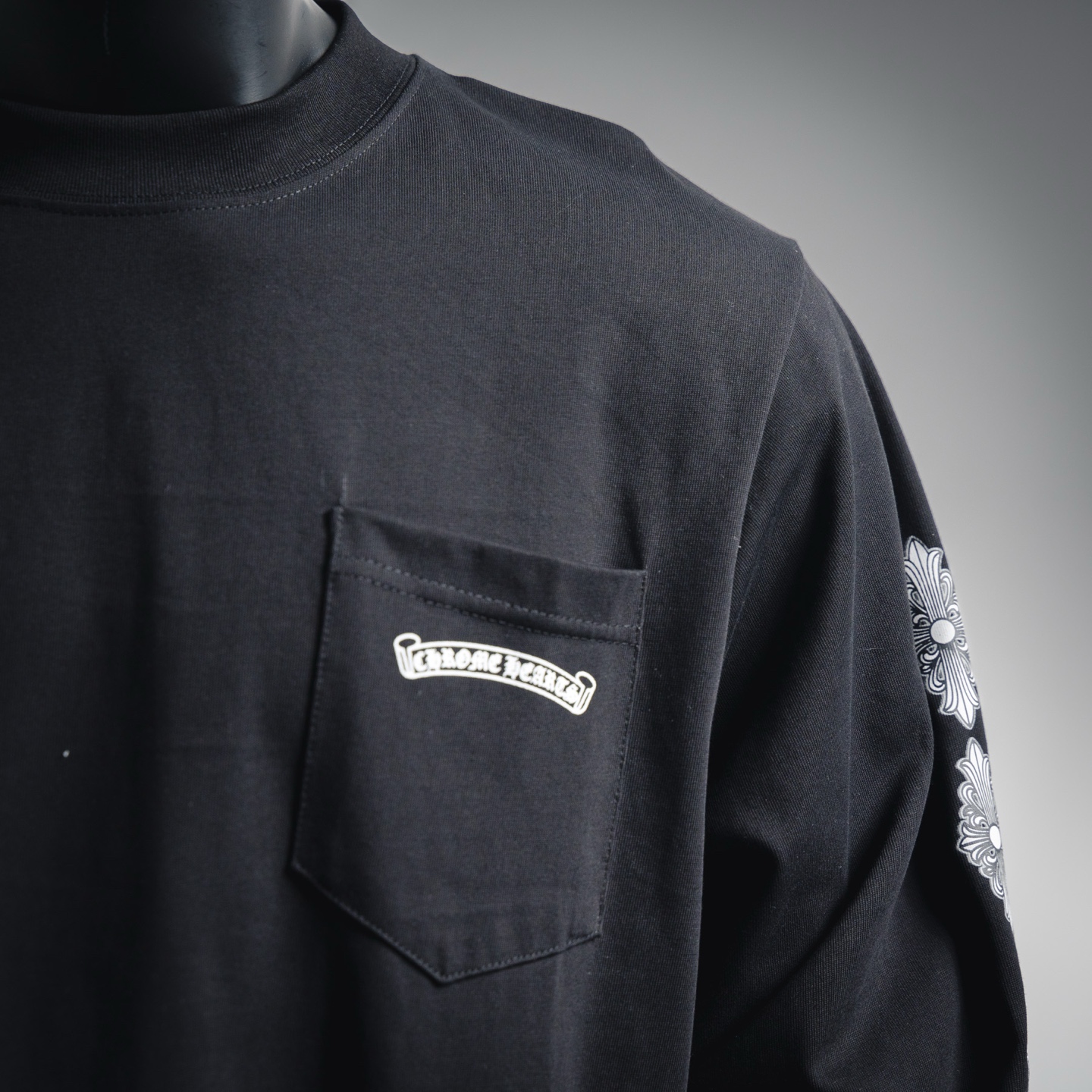 Come hearts/克罗心CH 25ss后背十字架圆领长袖黑色/白色-High Quatity Cheap Brand wholesale wholesaler seller Clothes Bags handbags Sneakers Top Fashion Clothing Shoes from China Factory Chinese suppliers best Quality Beautiful Price Come hearts/克罗心CH 25ss后背十字架圆领长袖黑色/白色