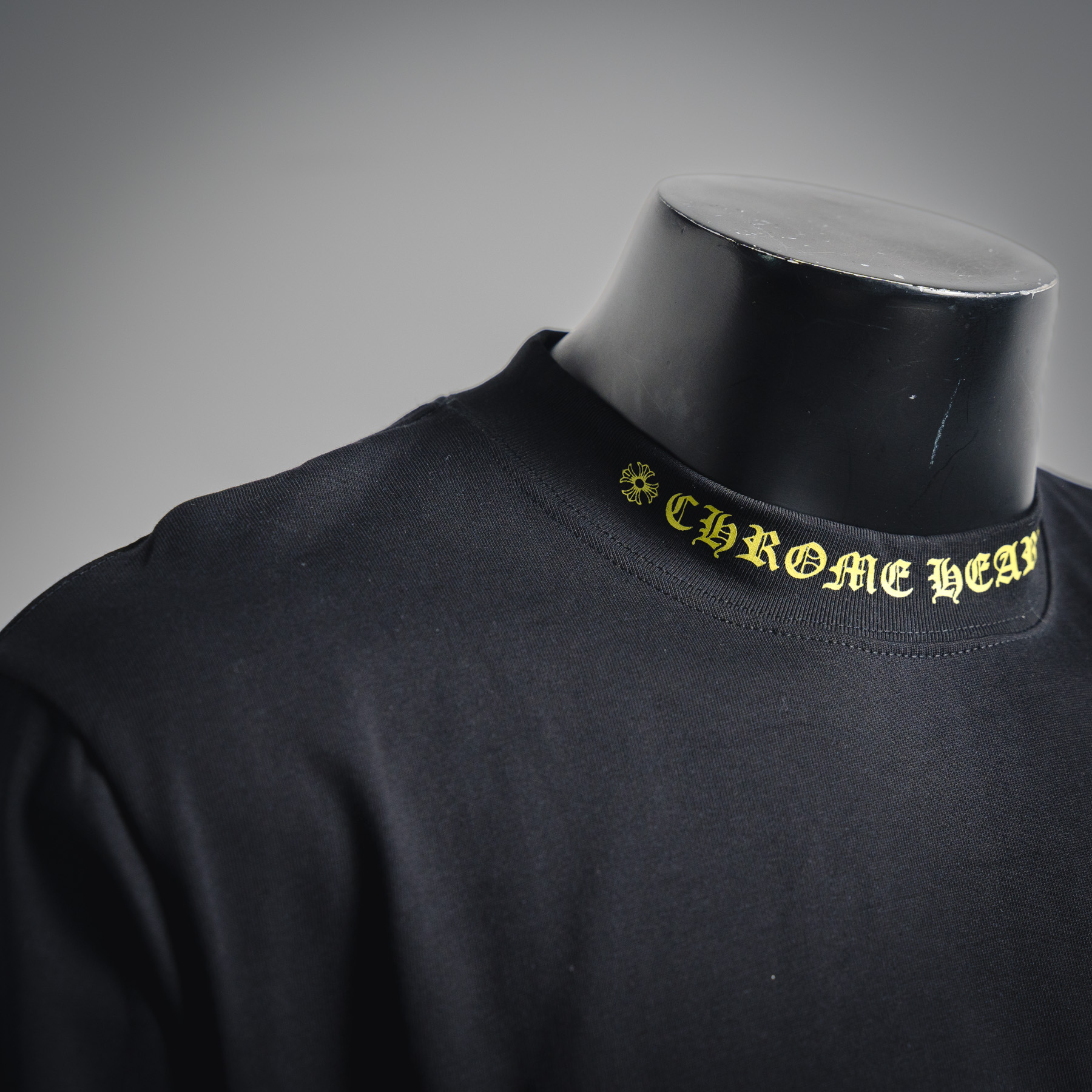 Come hearts/克罗心CH 25ss领口彩色梵文圆领长袖黑色/白色-Chinese UA Cheap High Quatity Brand Clothes Bags handbags Sneakers wholesale wholesaler seller from China Factory suppliers Fashion Clothing Shoes best Quality Beautiful Price Come hearts/克罗心CH 25ss领口彩色梵文圆领长袖黑色/白色