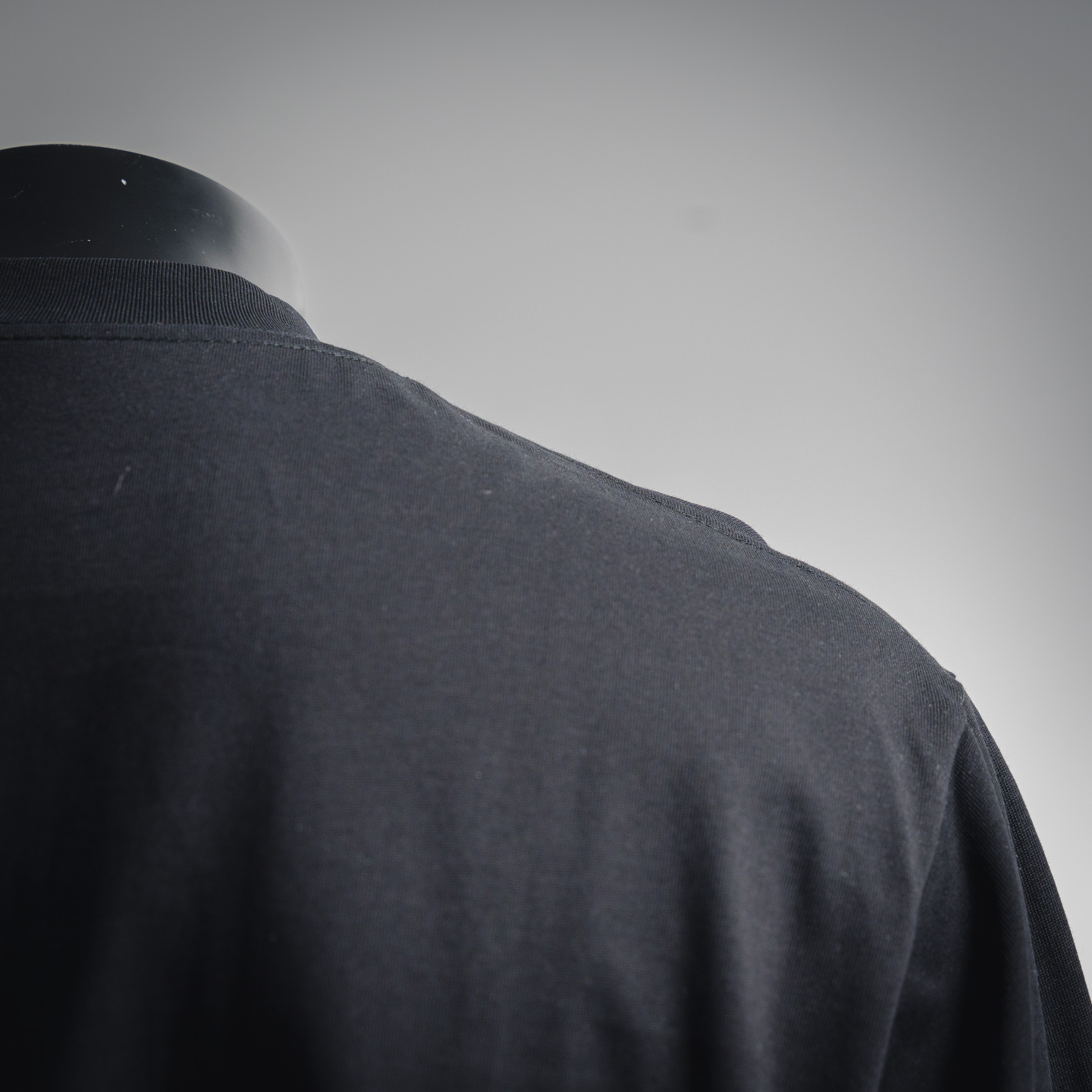 Come hearts/克罗心CH 25ss领口彩色梵文圆领长袖黑色/白色-Chinese UA Cheap High Quatity Brand Clothes Bags handbags Sneakers wholesale wholesaler seller from China Factory suppliers Fashion Clothing Shoes best Quality Beautiful Price Come hearts/克罗心CH 25ss领口彩色梵文圆领长袖黑色/白色