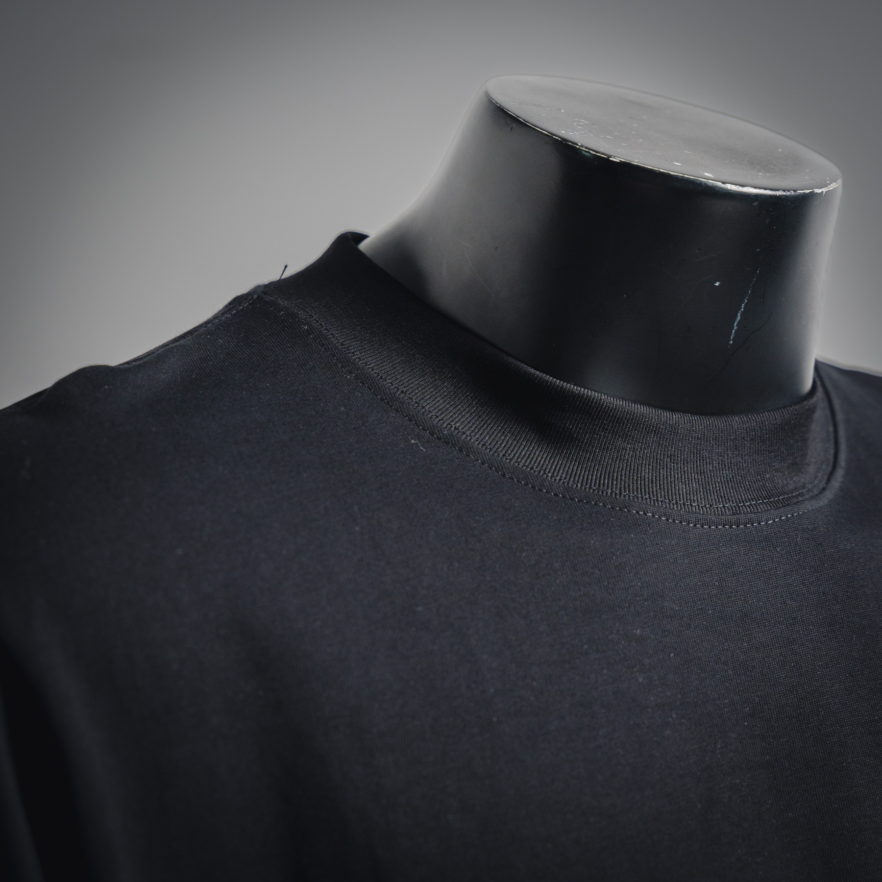 Come hearts/克罗心CH 25ss蓝色马蹄十字圆领长袖黑色/白色-High Quatity Cheap Brand wholesale wholesaler seller Clothes Bags handbags Sneakers Top Fashion Clothing Shoes from China Factory Chinese suppliers best Quality Beautiful Price Come hearts/克罗心CH 25ss蓝色马蹄十字圆领长袖黑色/白色