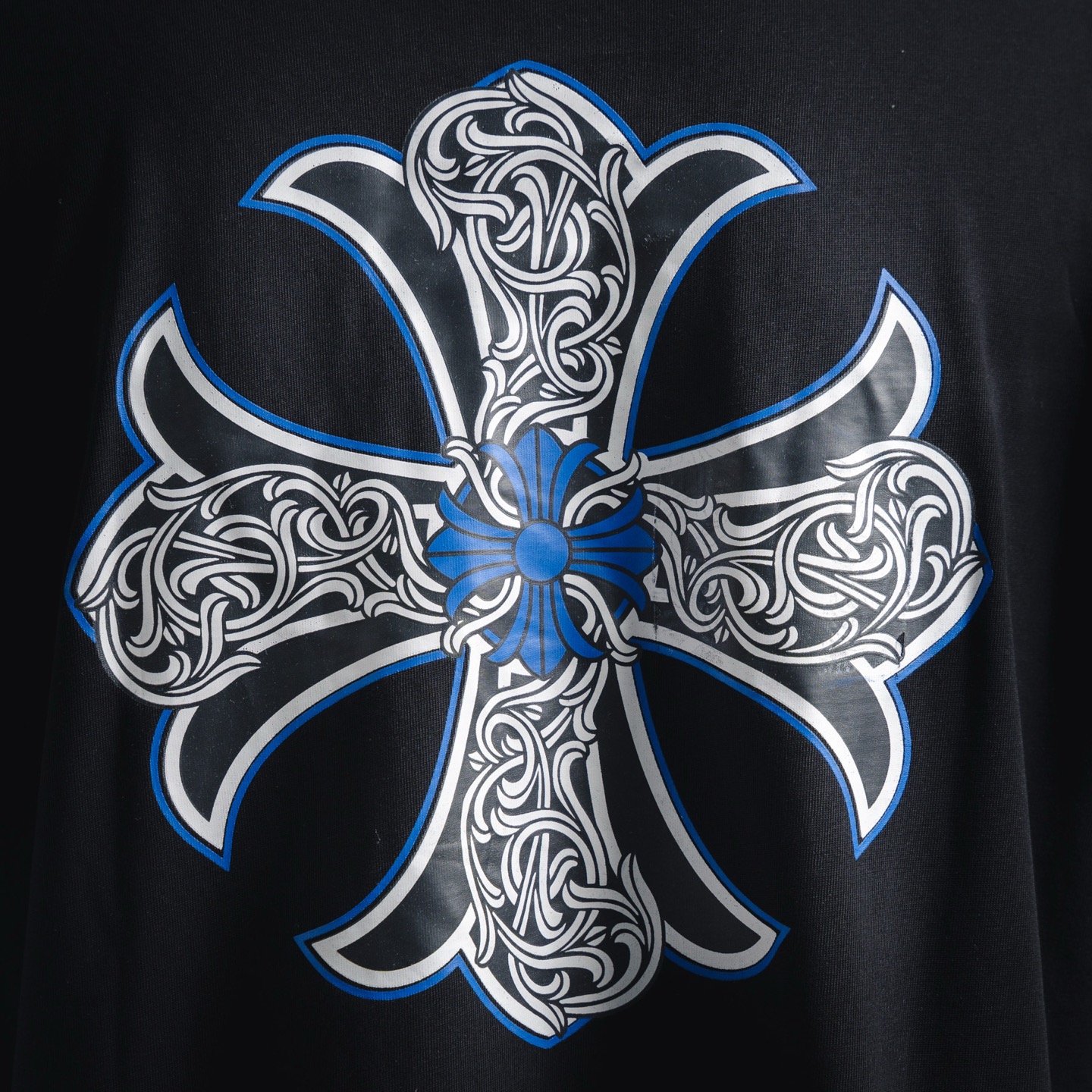 Come hearts/克罗心CH 25ss蓝色马蹄十字圆领长袖黑色/白色-High Quatity Cheap Brand wholesale wholesaler seller Clothes Bags handbags Sneakers Top Fashion Clothing Shoes from China Factory Chinese suppliers best Quality Beautiful Price Come hearts/克罗心CH 25ss蓝色马蹄十字圆领长袖黑色/白色