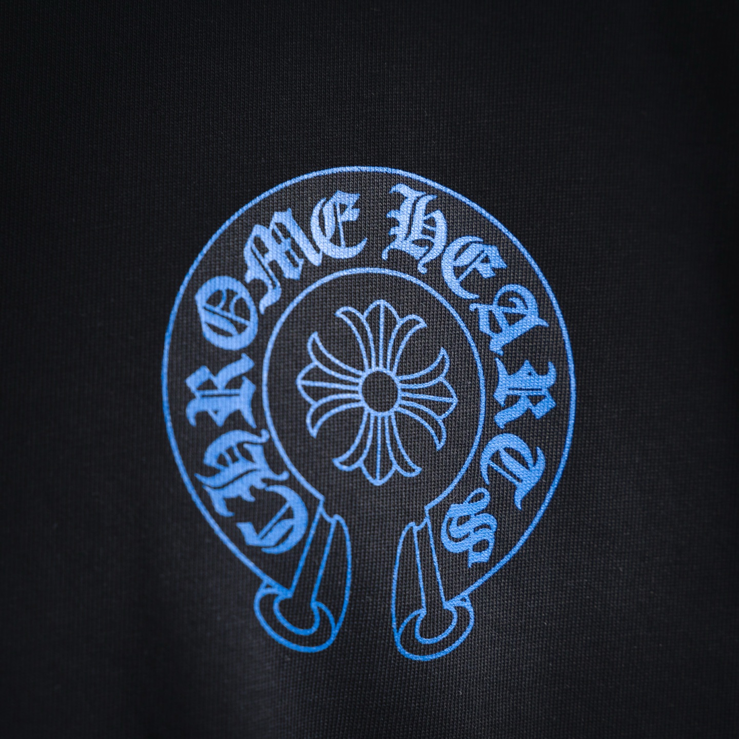 Come hearts/克罗心CH 25ss蓝色马蹄十字圆领长袖黑色/白色-High Quatity Cheap Brand wholesale wholesaler seller Clothes Bags handbags Sneakers Top Fashion Clothing Shoes from China Factory Chinese suppliers best Quality Beautiful Price Come hearts/克罗心CH 25ss蓝色马蹄十字圆领长袖黑色/白色