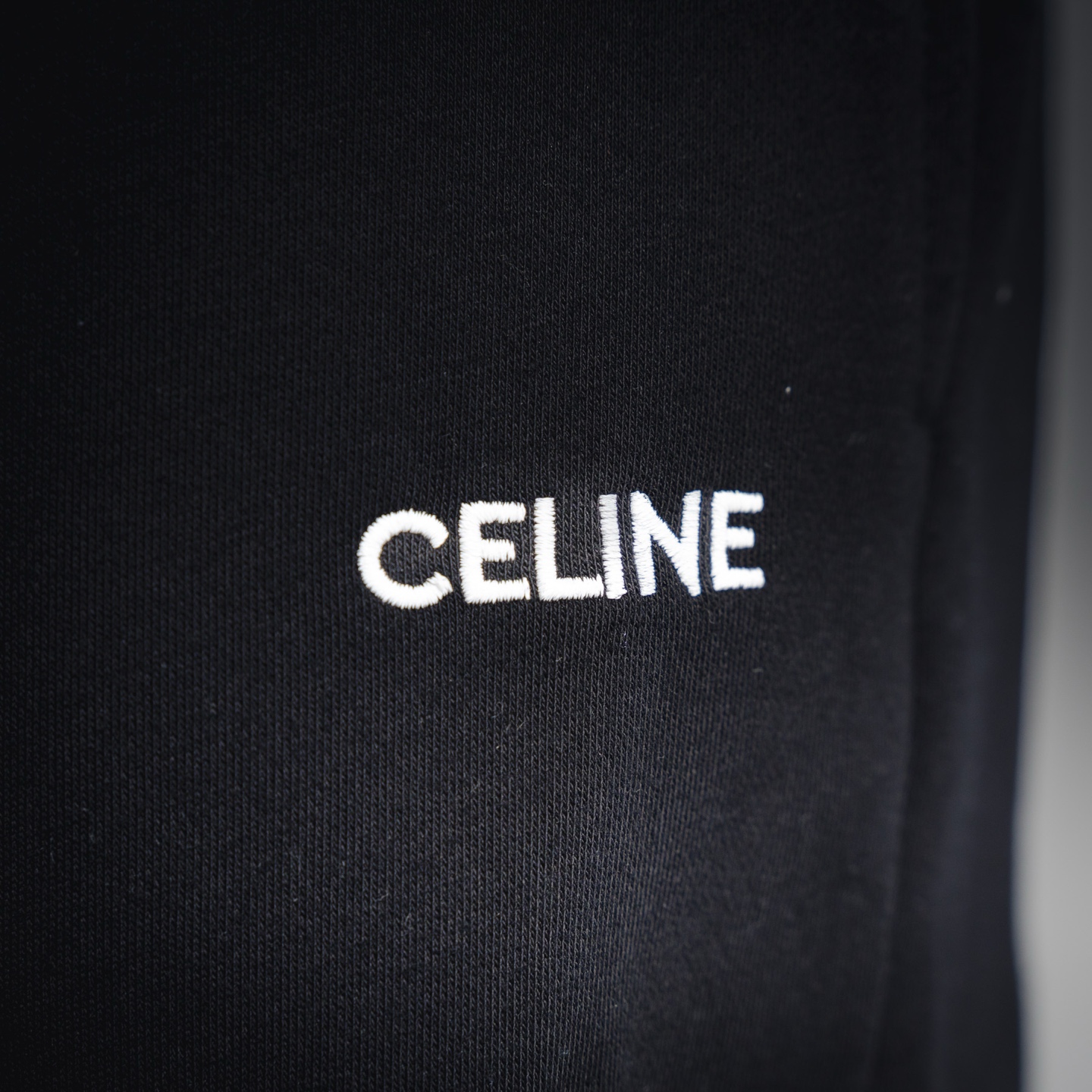 Celine/赛琳 CE 25ss 经典字母刺绣休闲运动卫裤长裤-Chinese UA Cheap High Quatity Brand Clothes Bags handbags Sneakers wholesale wholesaler seller from China Factory suppliers Fashion Clothing Shoes best Quality Beautiful Price Celine/赛琳 CE 25ss 经典字母刺绣休闲运动卫裤长裤