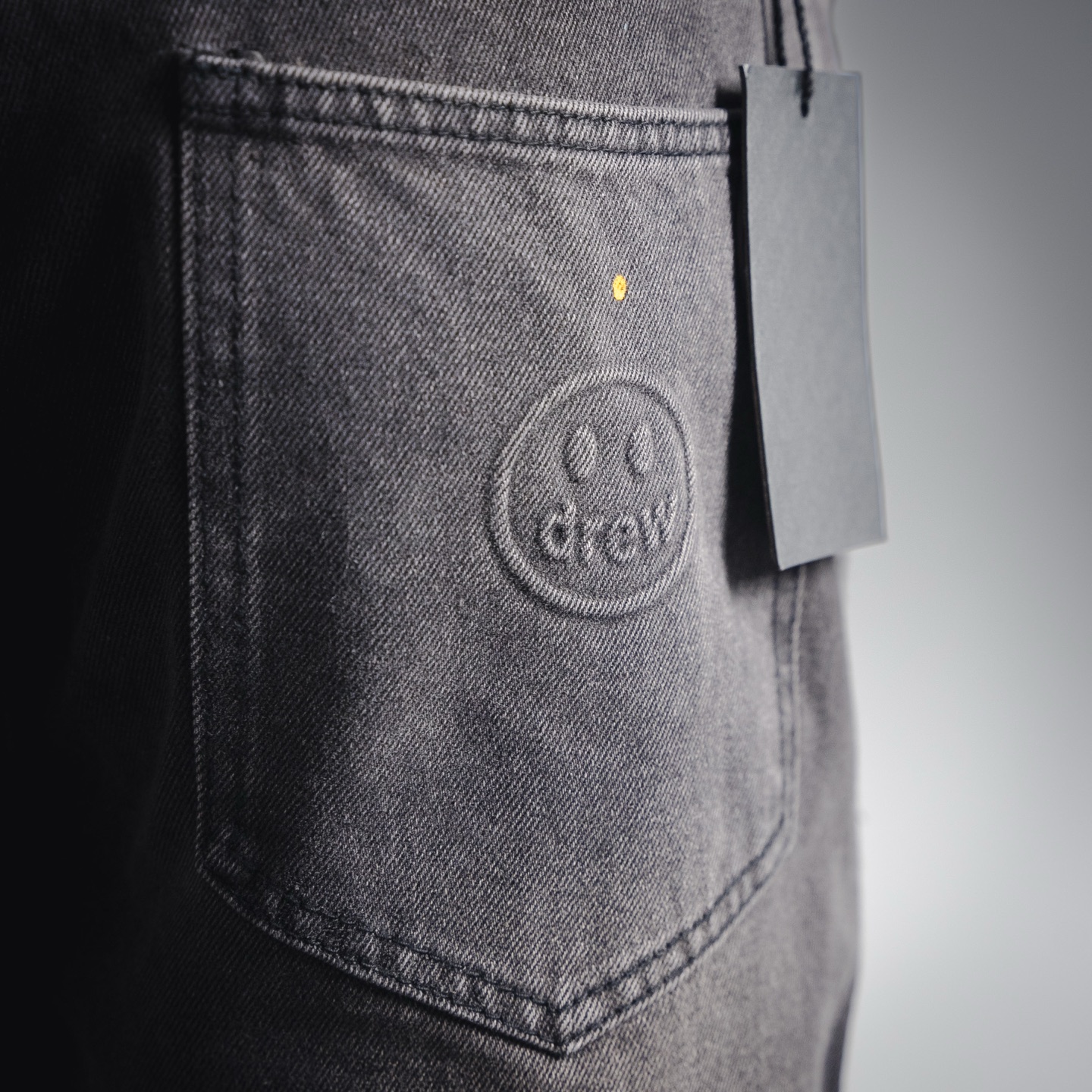 Drew house比伯同款笑脸高街破洞水洗泼墨牛仔裤 黑-High Quatity Cheap Brand wholesale wholesaler seller Clothes Bags handbags Sneakers Top Fashion Clothing Shoes from China Factory Chinese suppliers best Quality Beautiful Price Drew house比伯同款笑脸高街破洞水洗泼墨牛仔裤 黑