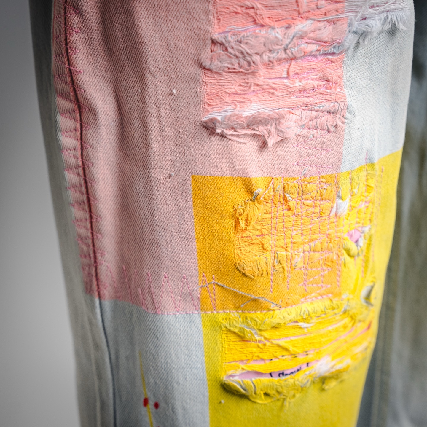 DREW HOUSE 泰迪熊笑脸牛仔裤破洞宽松高街泼墨男女休闲直筒牛仔 蓝-Chinese UA Cheap High Quatity Brand Clothes Bags handbags Sneakers wholesale wholesaler seller from China Factory suppliers Fashion Clothing Shoes best Quality Beautiful Price DREW HOUSE 泰迪熊笑脸牛仔裤破洞宽松高街泼墨男女休闲直筒牛仔 蓝