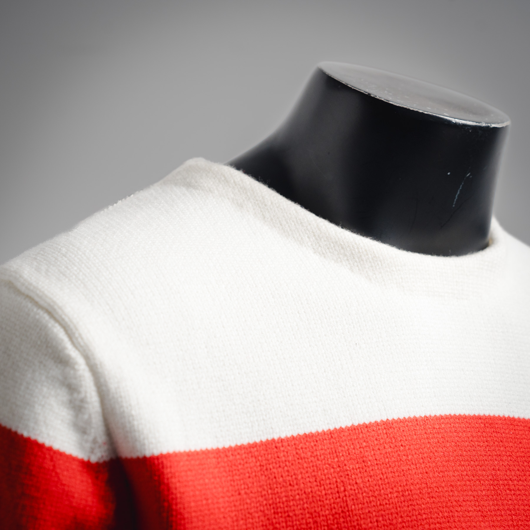 THOM BROWNE SS25 新年限定 红色条纹侧边开衩设计条纹圆领毛衣红色