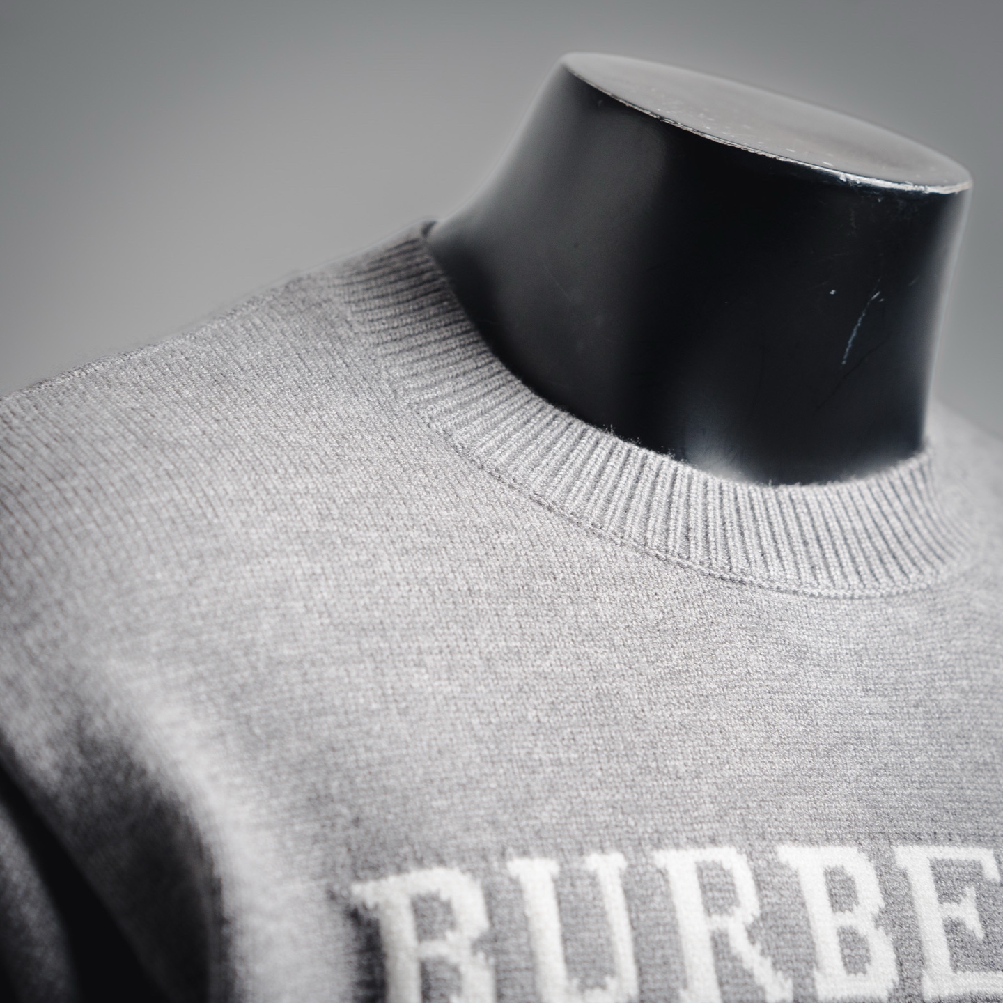 Burberry巴宝莉BBR 25ss马术骑士徽标圆领针织毛衣-莆田鞋,莆田鞋货源,高仿鞋,高仿鞋货源,安福档口,莆田高仿鞋,莆田鞋批发,高仿鞋批发,莆田高仿运动鞋,高仿运动鞋,莆田运动鞋 Burberry巴宝莉BBR 25ss马术骑士徽标圆领针织毛衣