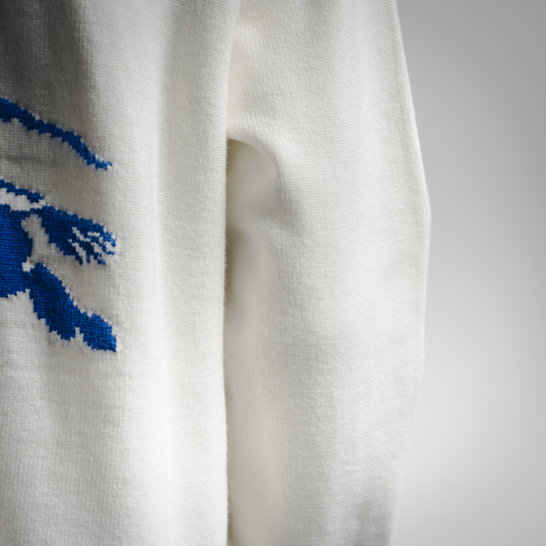 Burberry巴宝莉BBR 25 FW马术骑士徽标开衫毛衣 白色