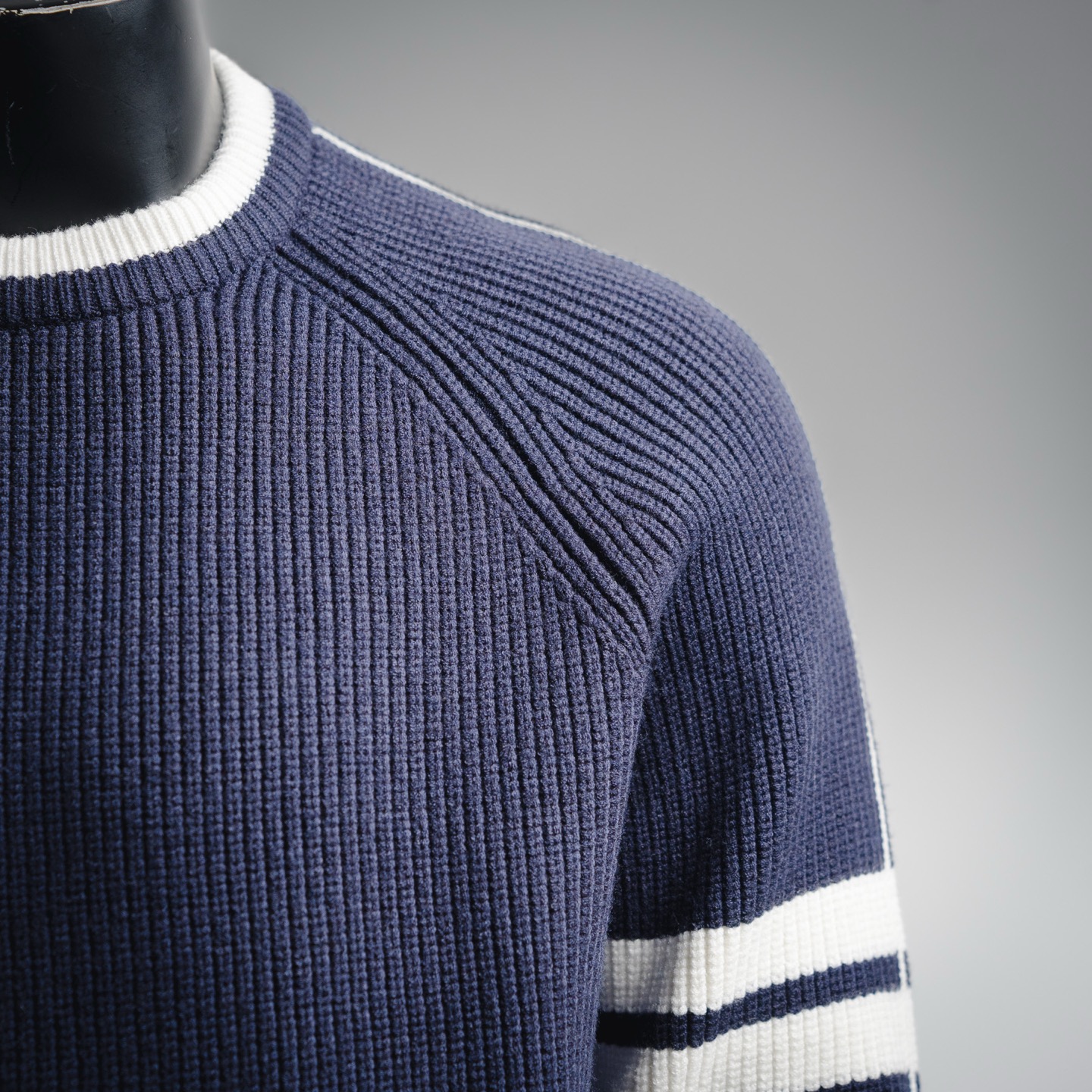 ThomBrowne TB新季23Ss四条纹拼色套头长袖圆领毛衣