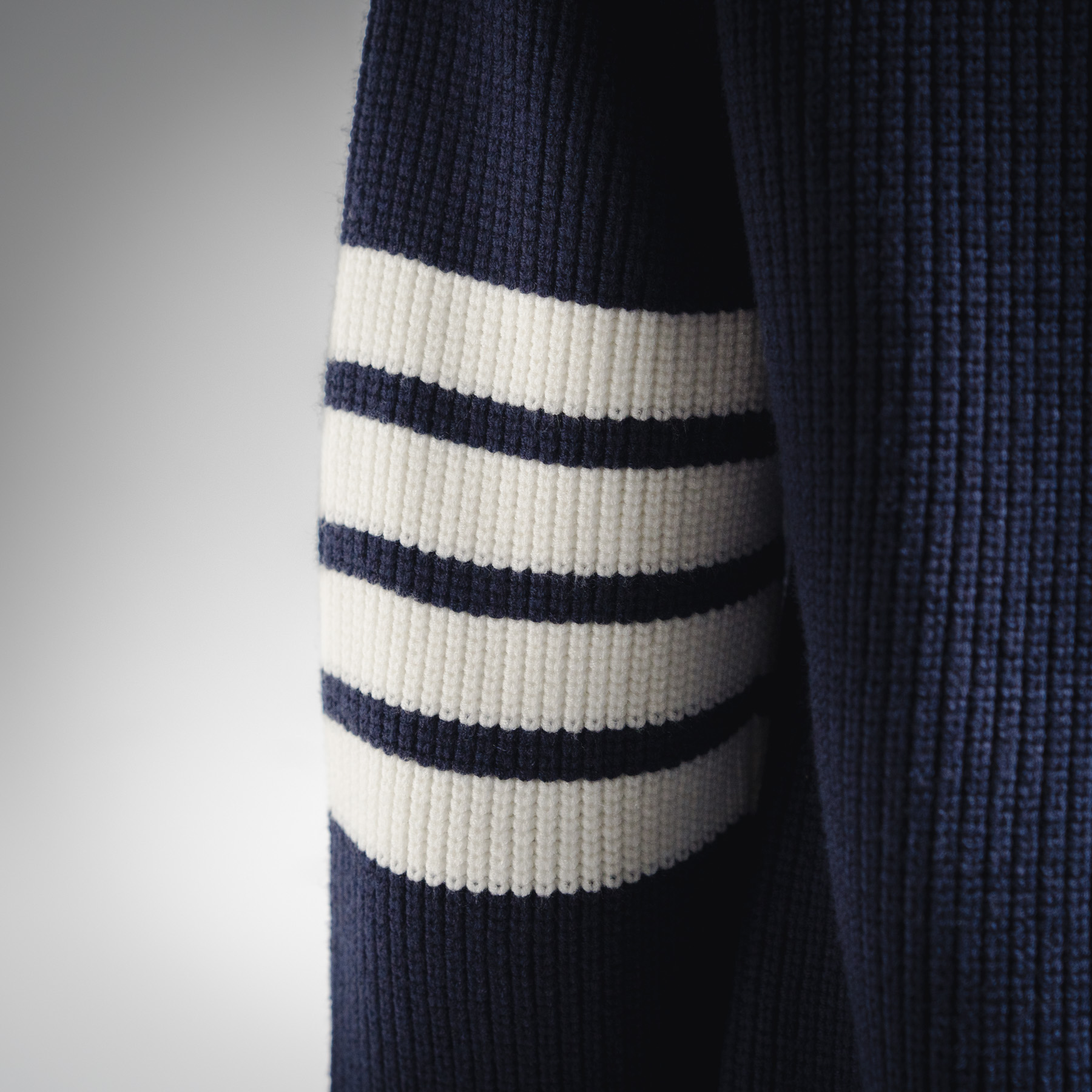 ThomBrowne TB新季23Ss四条纹拼色套头长袖圆领毛衣