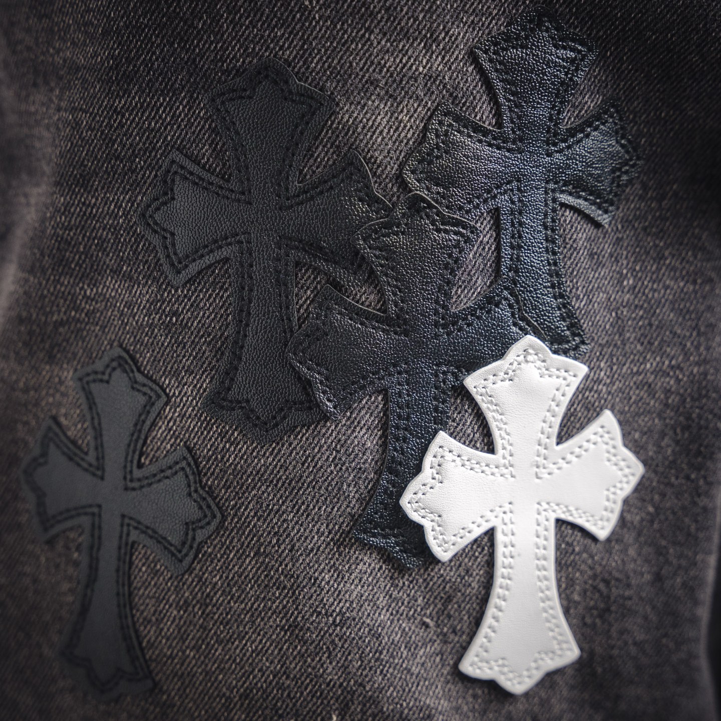 Chrome hearts新款城市限定款火焰灰牛仔裤黑色-Chinese UA Cheap High Quatity Brand Clothes Bags handbags Sneakers wholesale wholesaler seller from China Factory suppliers Fashion Clothing Shoes best Quality Beautiful Price Chrome hearts新款城市限定款火焰灰牛仔裤黑色