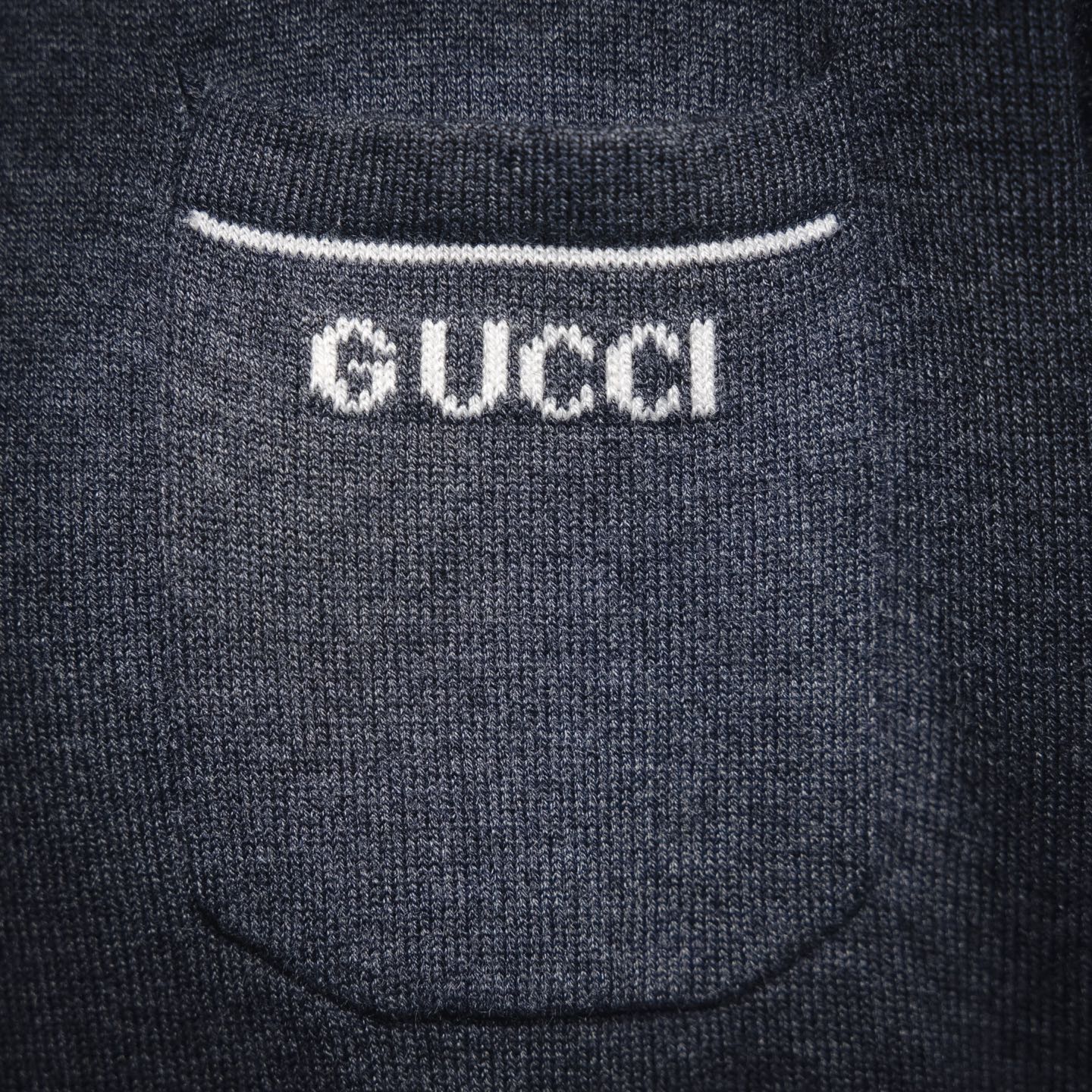 Gucci古驰 25fw 撞色边饰字母口袋翻领针织毛衣