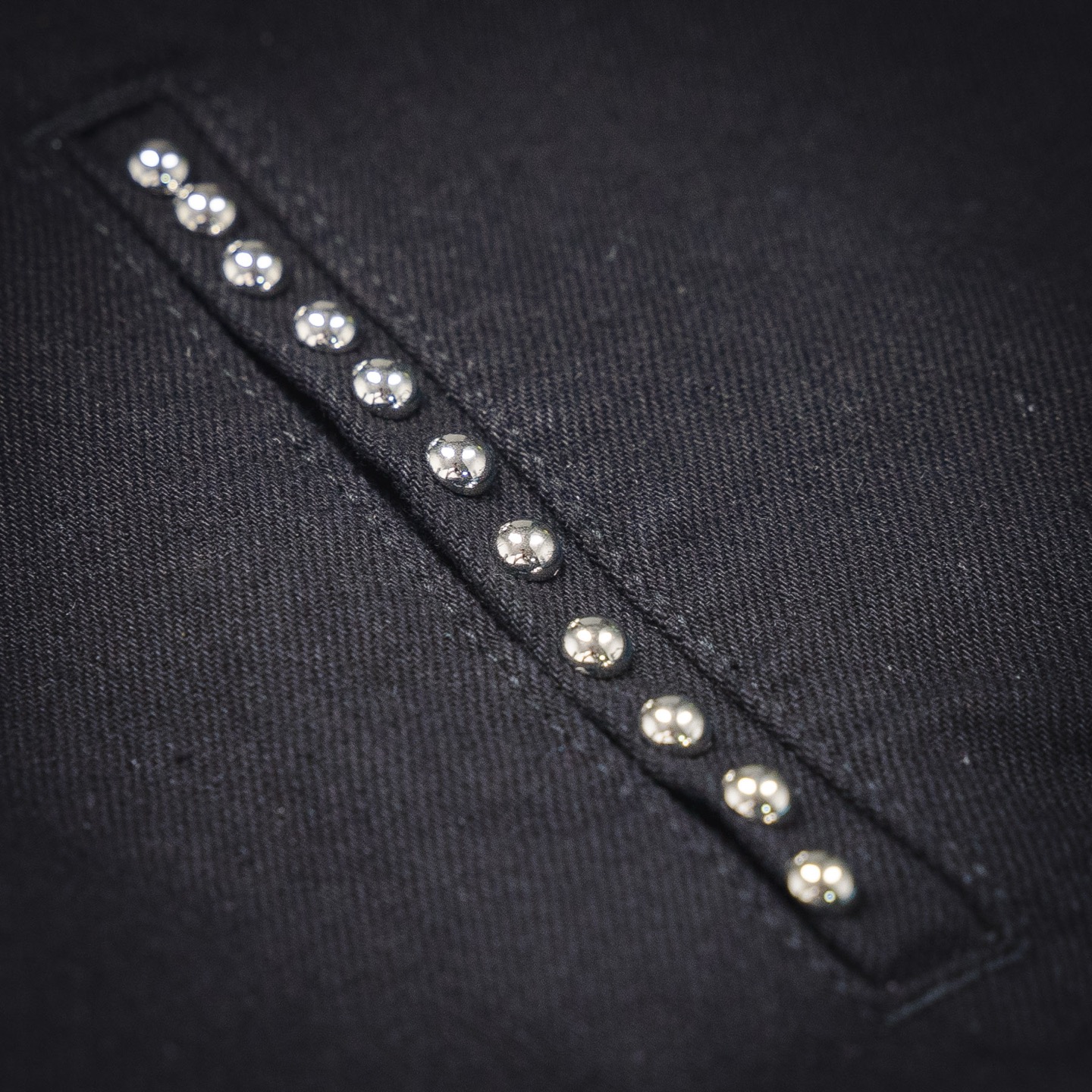 Chrome Hearts克罗心25ss铆钉多彩logo重工牛仔外套 黑色-Chinese UA Cheap High Quatity Brand Clothes Bags handbags Sneakers wholesale wholesaler seller from China Factory suppliers Fashion Clothing Shoes best Quality Beautiful Price Chrome Hearts克罗心25ss铆钉多彩logo重工牛仔外套 黑色