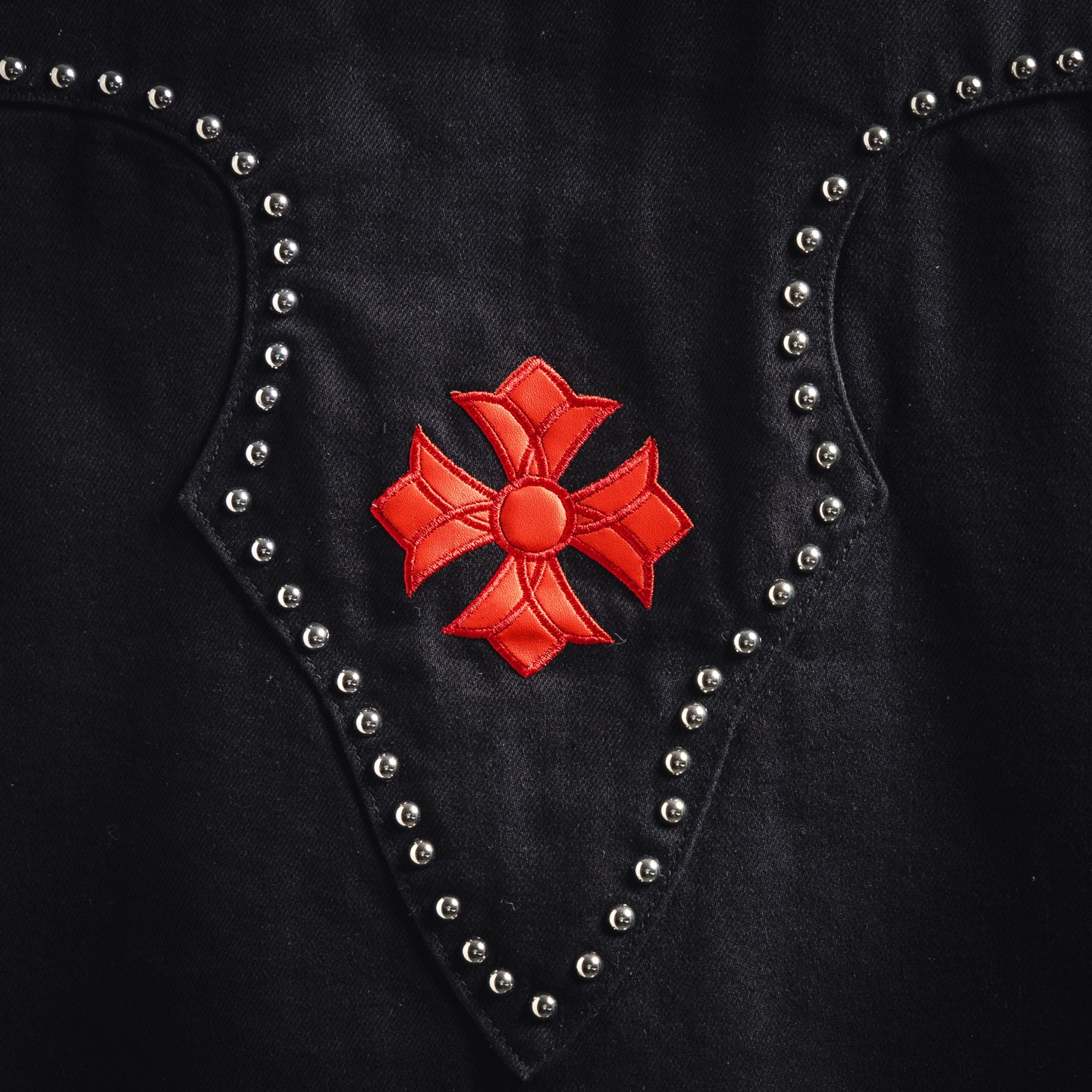 Chrome Hearts克罗心25ss铆钉多彩logo重工牛仔外套 黑色-Chinese UA Cheap High Quatity Brand Clothes Bags handbags Sneakers wholesale wholesaler seller from China Factory suppliers Fashion Clothing Shoes best Quality Beautiful Price Chrome Hearts克罗心25ss铆钉多彩logo重工牛仔外套 黑色