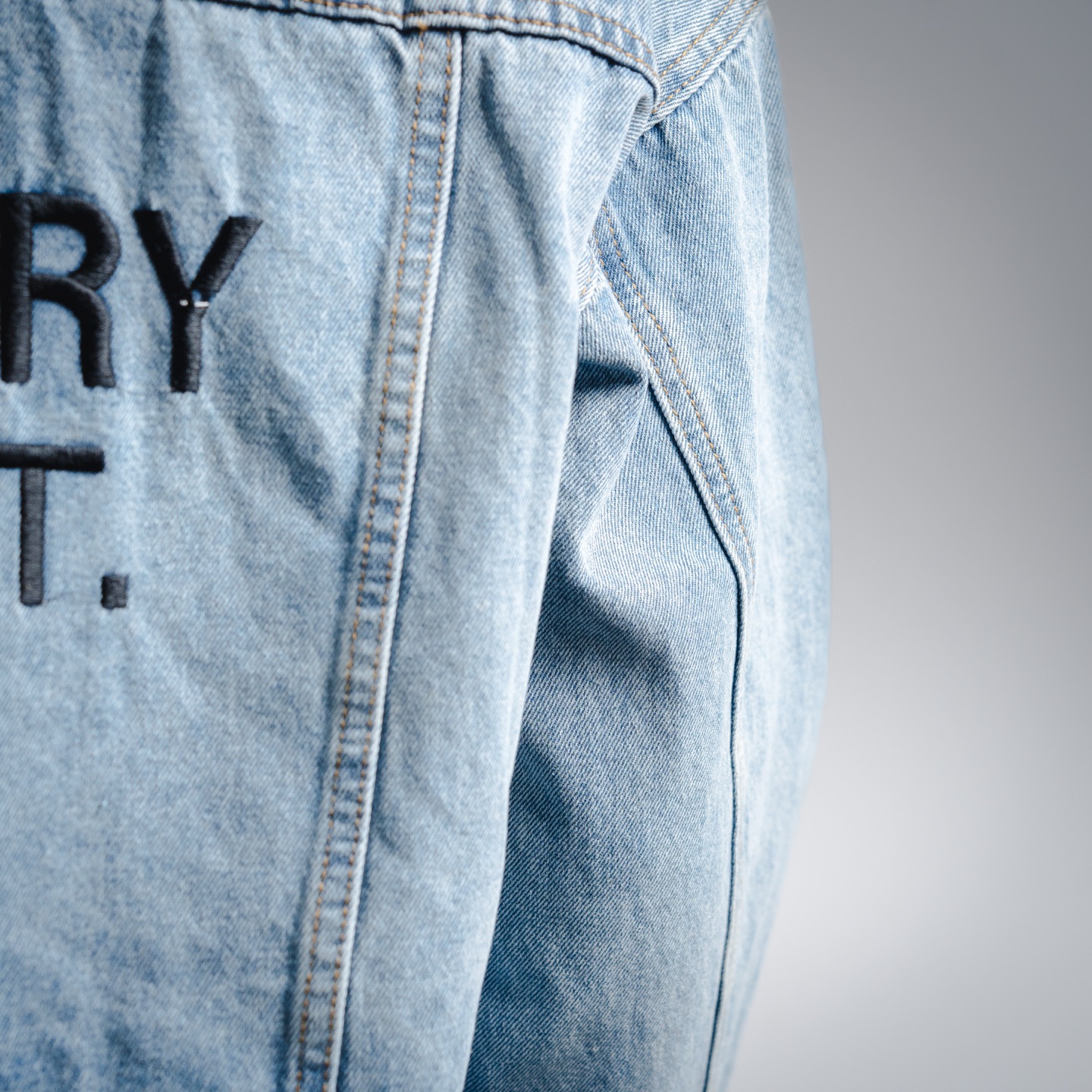 Gallery Dept 22Fw 英文字母印花牛仔外套-莆田鞋,莆田鞋货源,高仿鞋,高仿鞋货源,安福档口,莆田高仿鞋,莆田鞋批发,高仿鞋批发,莆田高仿运动鞋,高仿运动鞋,莆田运动鞋 Gallery Dept 22Fw 英文字母印花牛仔外套