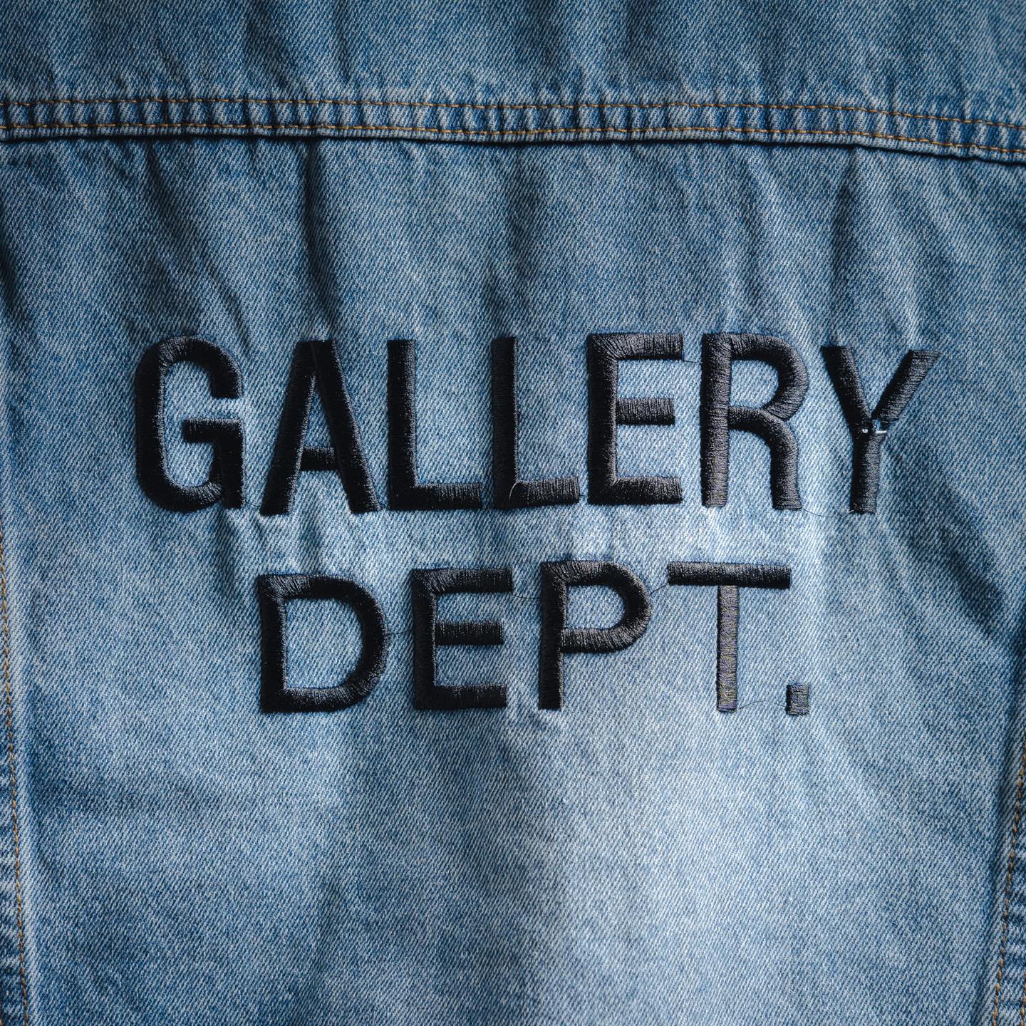 Gallery Dept 22Fw 英文字母印花牛仔外套-莆田鞋,莆田鞋货源,高仿鞋,高仿鞋货源,安福档口,莆田高仿鞋,莆田鞋批发,高仿鞋批发,莆田高仿运动鞋,高仿运动鞋,莆田运动鞋 Gallery Dept 22Fw 英文字母印花牛仔外套