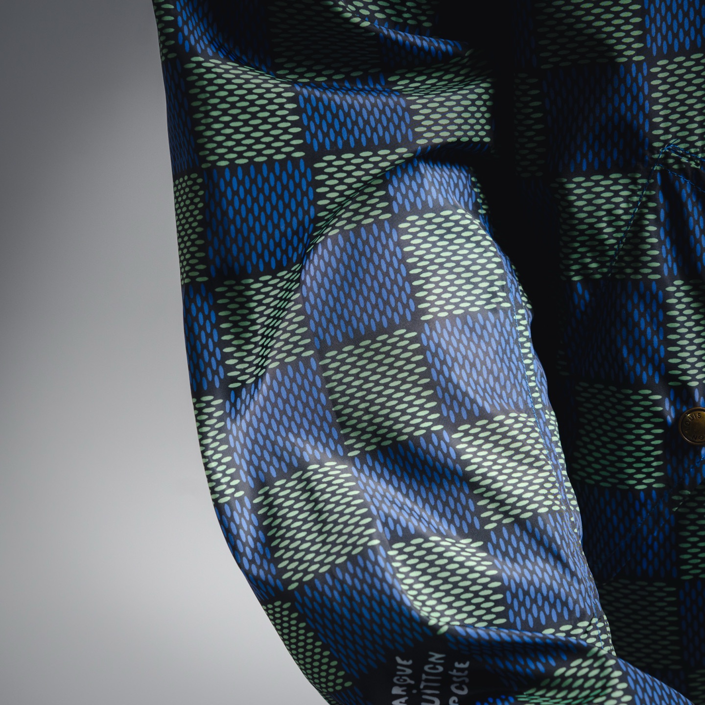 Louis Vuitton 路易威登 1v 25ss双面穿大棋盘格夹克外套-Chinese UA Cheap High Quatity Brand Clothes Bags handbags Sneakers wholesale wholesaler seller from China Factory suppliers Fashion Clothing Shoes best Quality Beautiful Price Louis Vuitton 路易威登 1v 25ss双面穿大棋盘格夹克外套