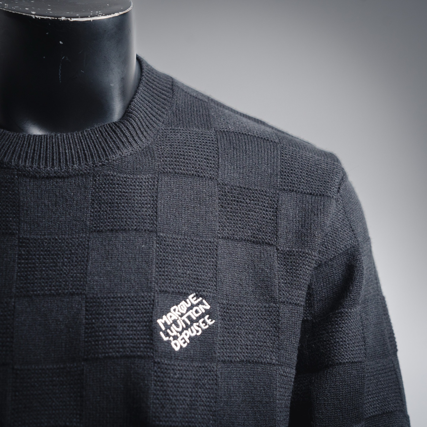 LOUIS VUITTON 路易威登25SS棋盘格刺绣logo圆领针织毛衣