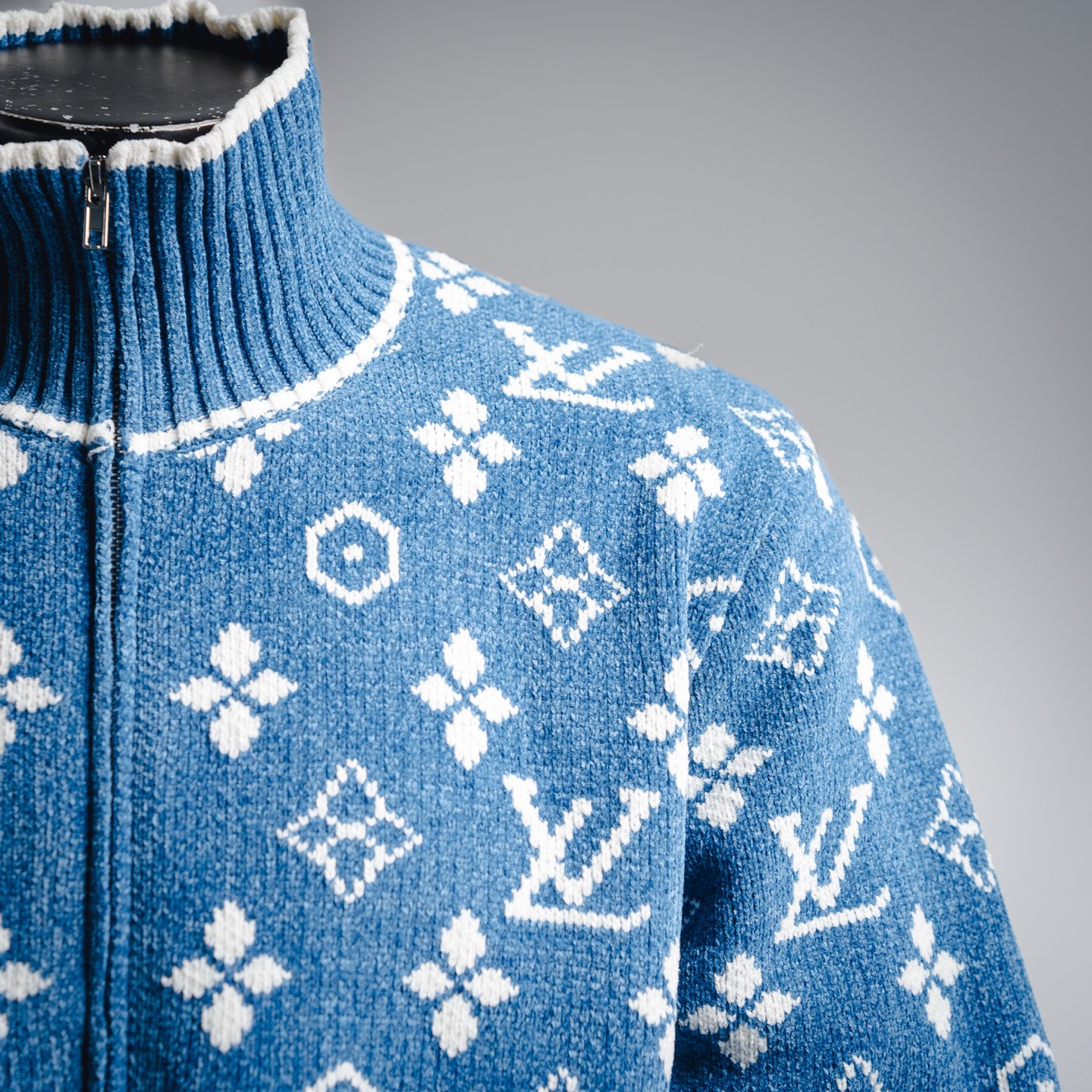 Louis Vuitton路易威登LV 25ss满印提花标识logo拉链开衫毛衣-Chinese UA Cheap High Quatity Brand Clothes Bags handbags Sneakers wholesale wholesaler seller from China Factory suppliers Fashion Clothing Shoes best Quality Beautiful Price Louis Vuitton路易威登LV 25ss满印提花标识logo拉链开衫毛衣