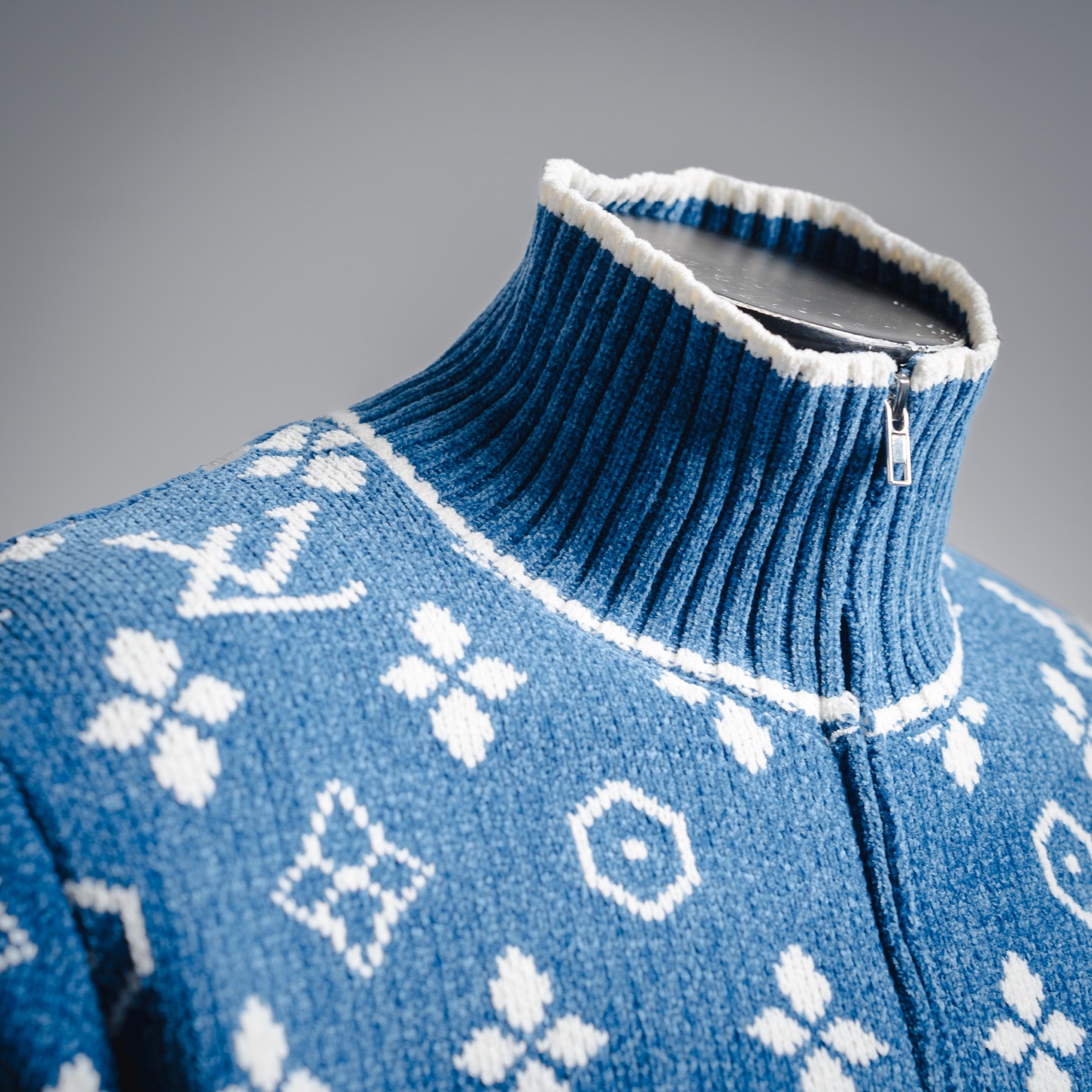 Louis Vuitton路易威登LV 25ss满印提花标识logo拉链开衫毛衣-Chinese UA Cheap High Quatity Brand Clothes Bags handbags Sneakers wholesale wholesaler seller from China Factory suppliers Fashion Clothing Shoes best Quality Beautiful Price Louis Vuitton路易威登LV 25ss满印提花标识logo拉链开衫毛衣