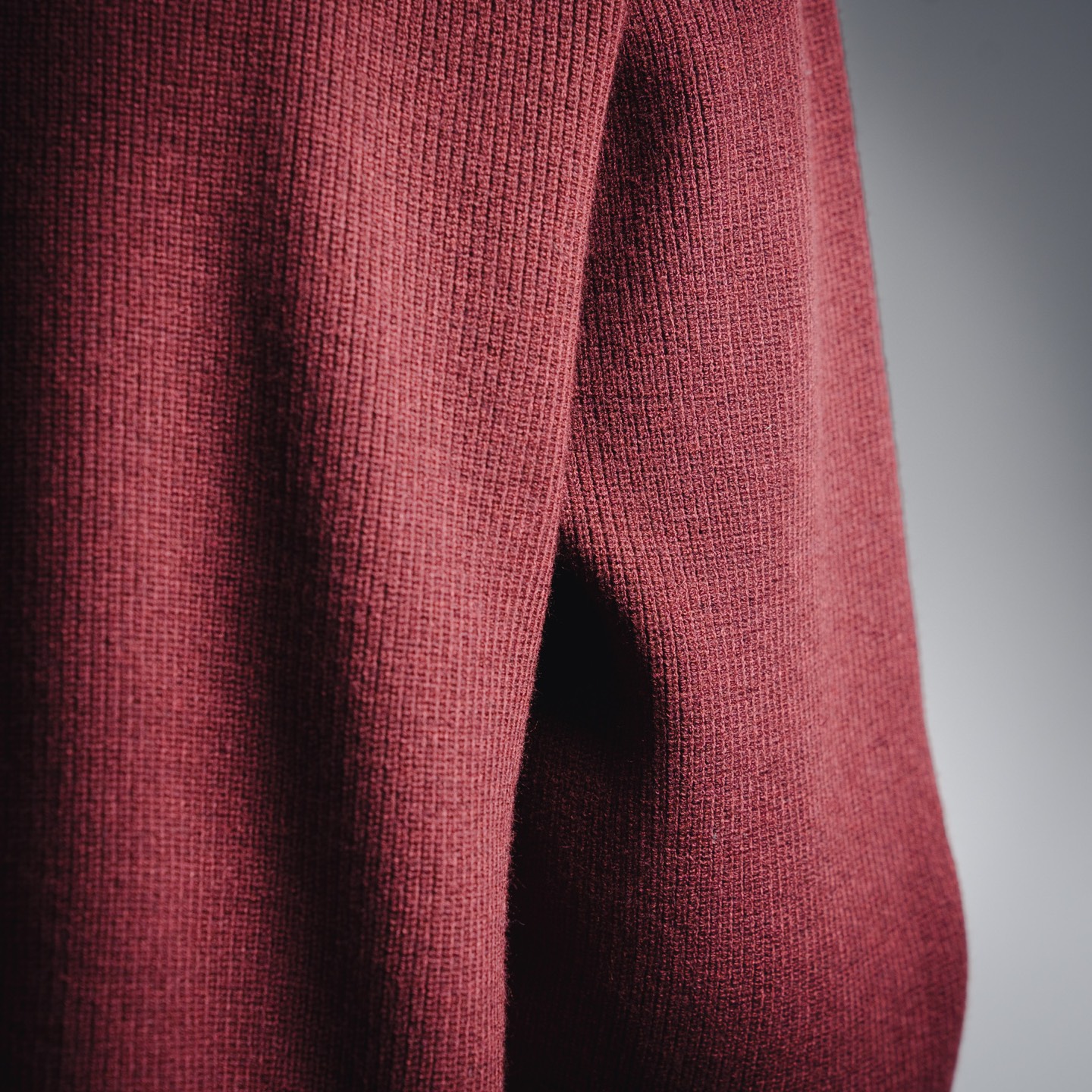 GUCCI古驰 25ss饰边嵌花长袖针织毛衣 Gucci 2025早春系列挚献多款经典风格单品红蓝拼接-莆田鞋,莆田鞋货源,高仿鞋,高仿鞋货源,安福档口,莆田高仿鞋,莆田鞋批发,高仿鞋批发,莆田高仿运动鞋,高仿运动鞋,莆田运动鞋 GUCCI古驰 25ss饰边嵌花长袖针织毛衣 Gucci 2025早春系列挚献多款经典风格单品红蓝拼接